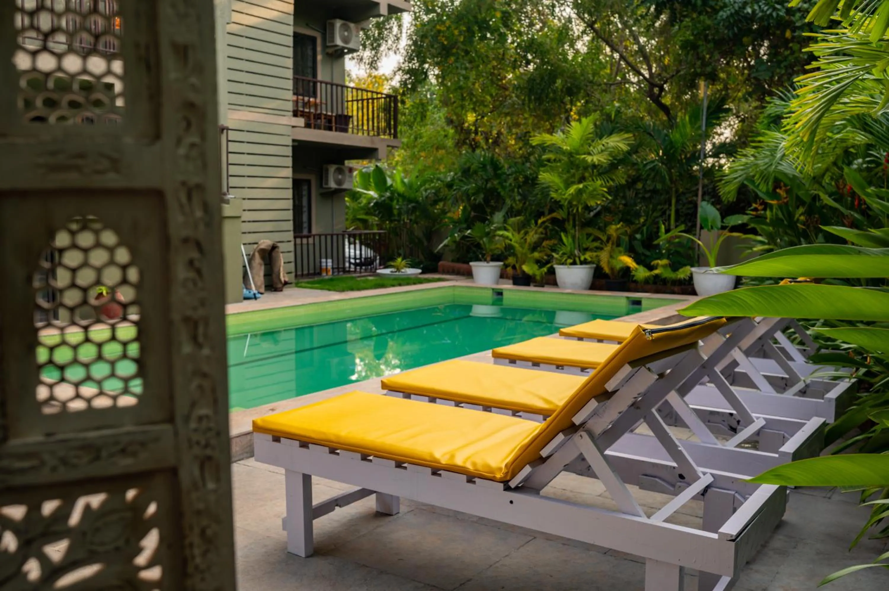 Day in Locomo Boutique, Morjim - Cozy tropical stay, near beach