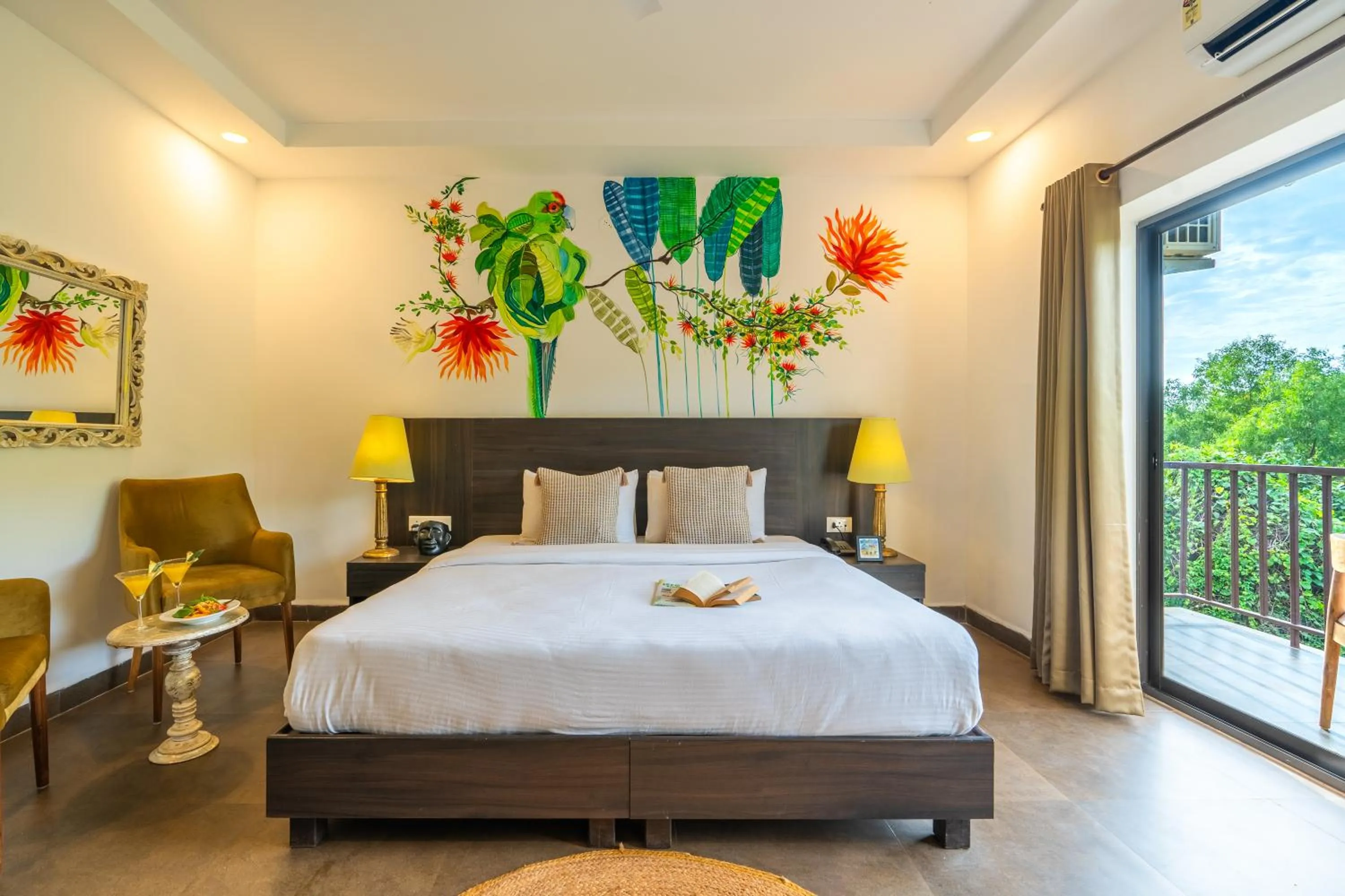 Bed in Locomo Boutique, Morjim - Cozy tropical stay, near beach