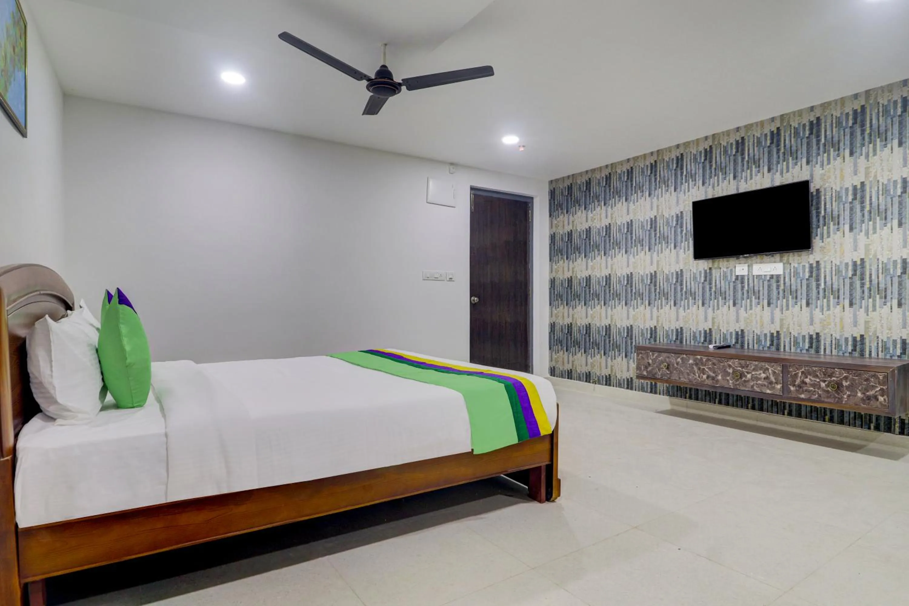 Bedroom, Bed in Treebo Destination Inn