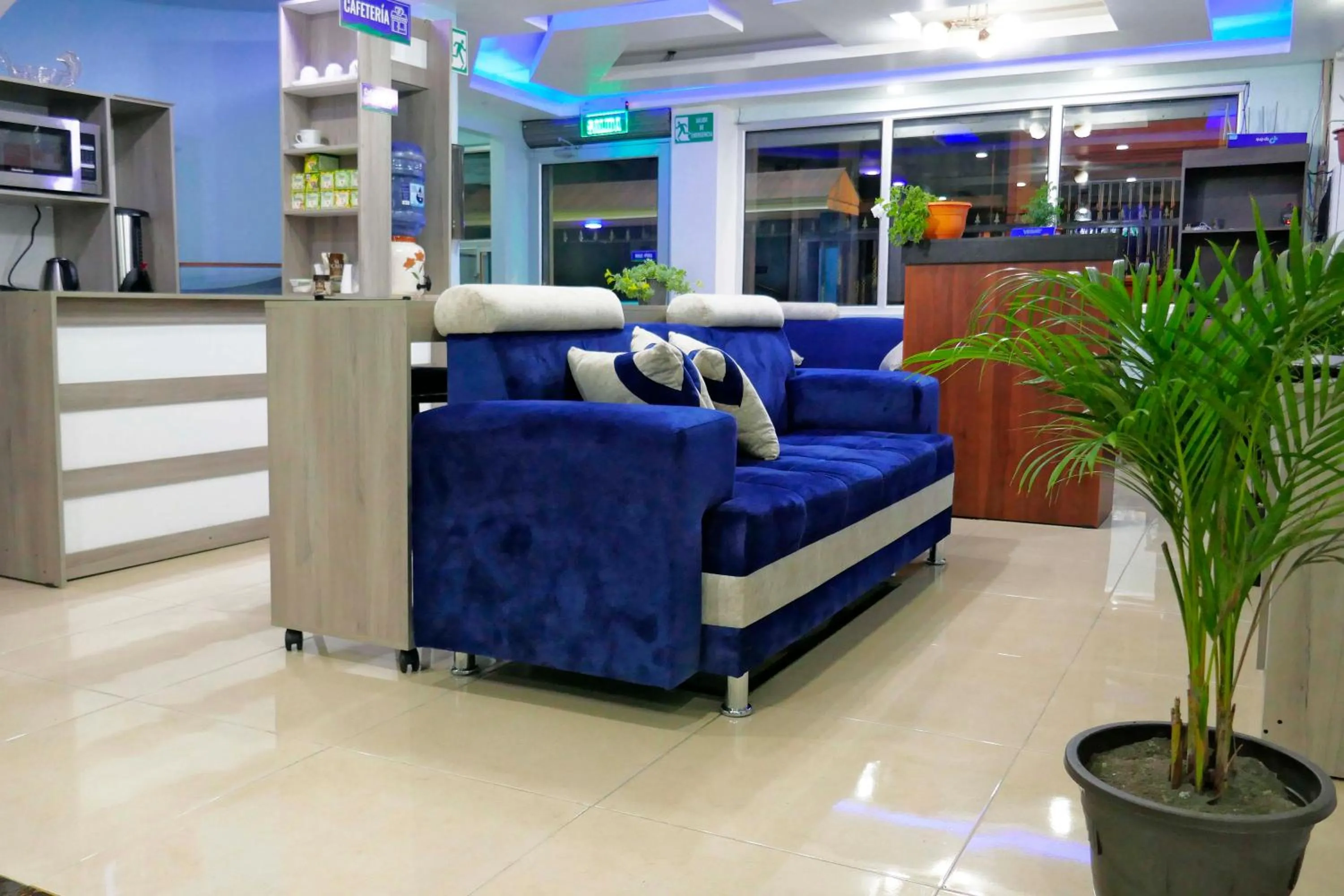 Communal lounge/ TV room in Hostal Valle Andino