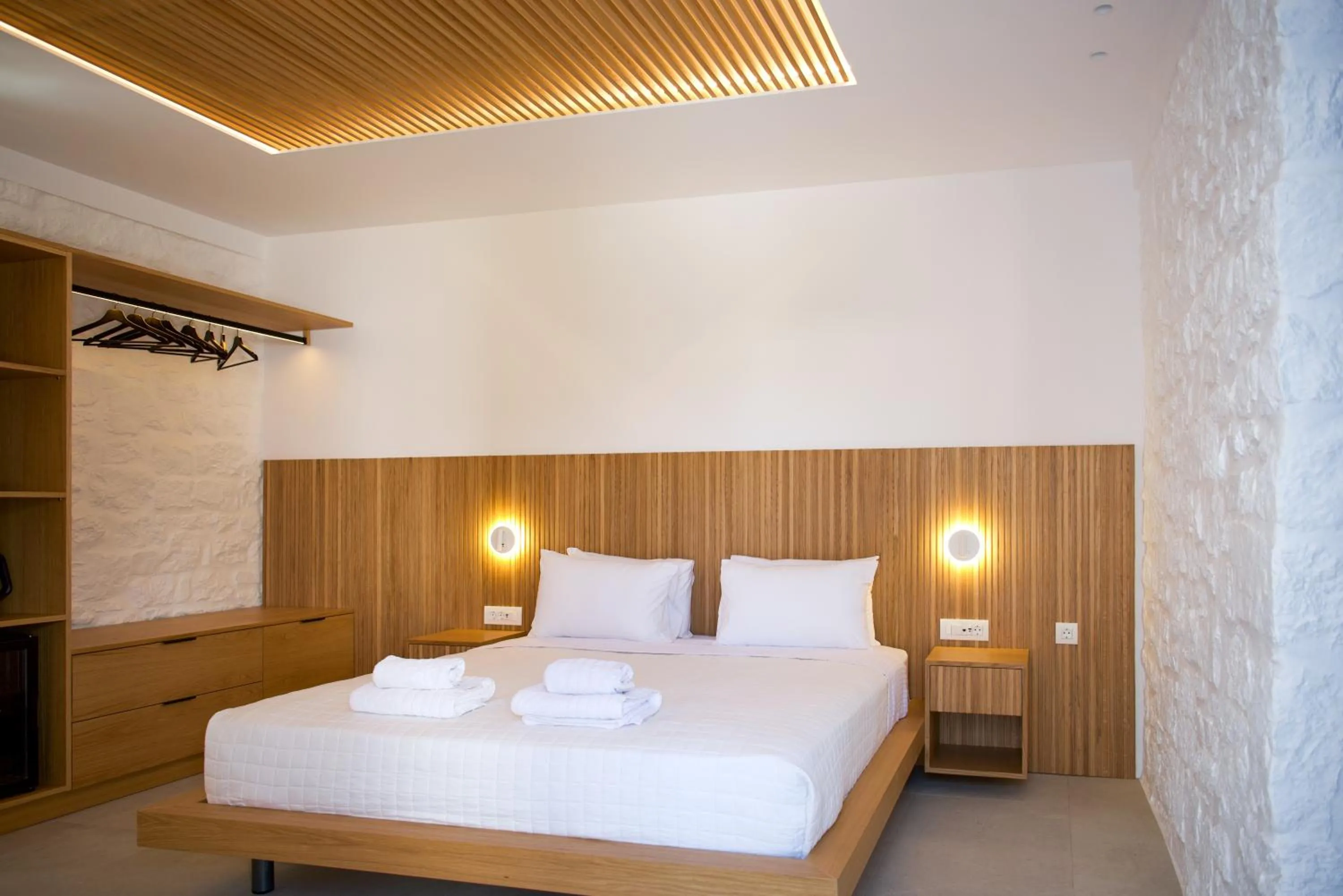 Photo of the whole room, Bed in Elit Suites Mykonos
