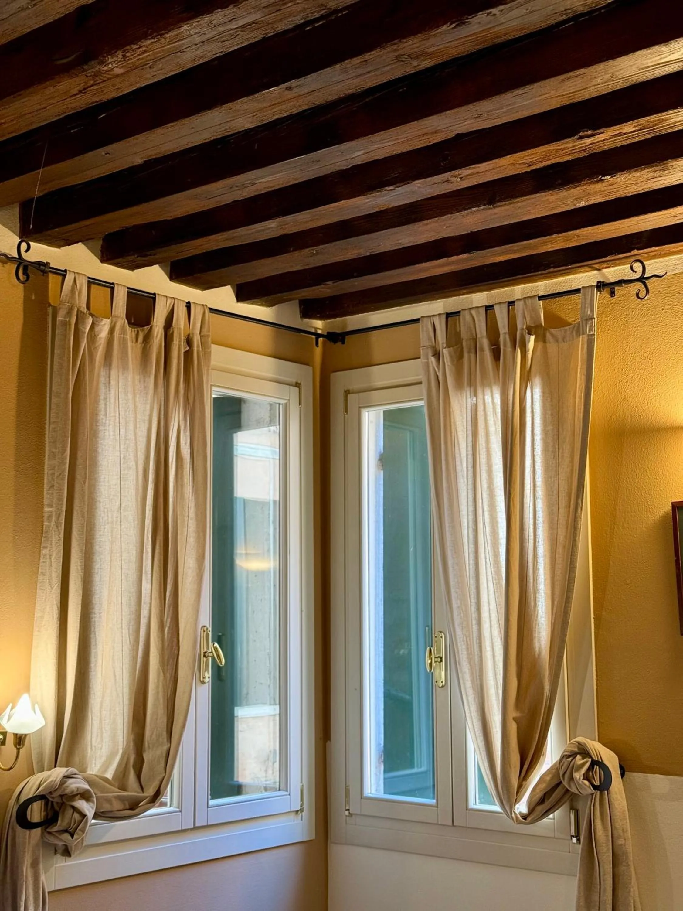 Photo of the whole room, Bed in First Dream Venice