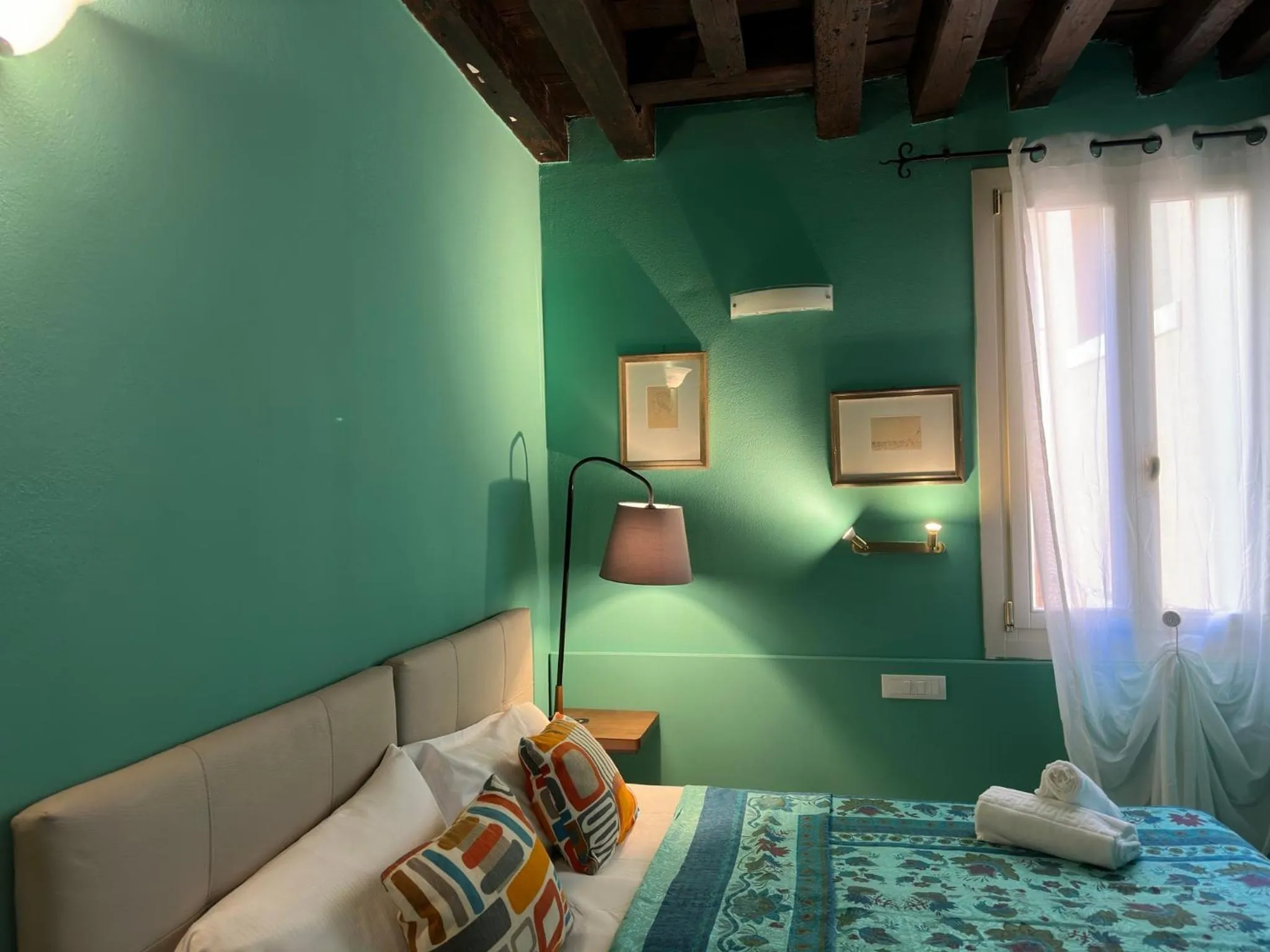Photo of the whole room, Bed in First Dream Venice