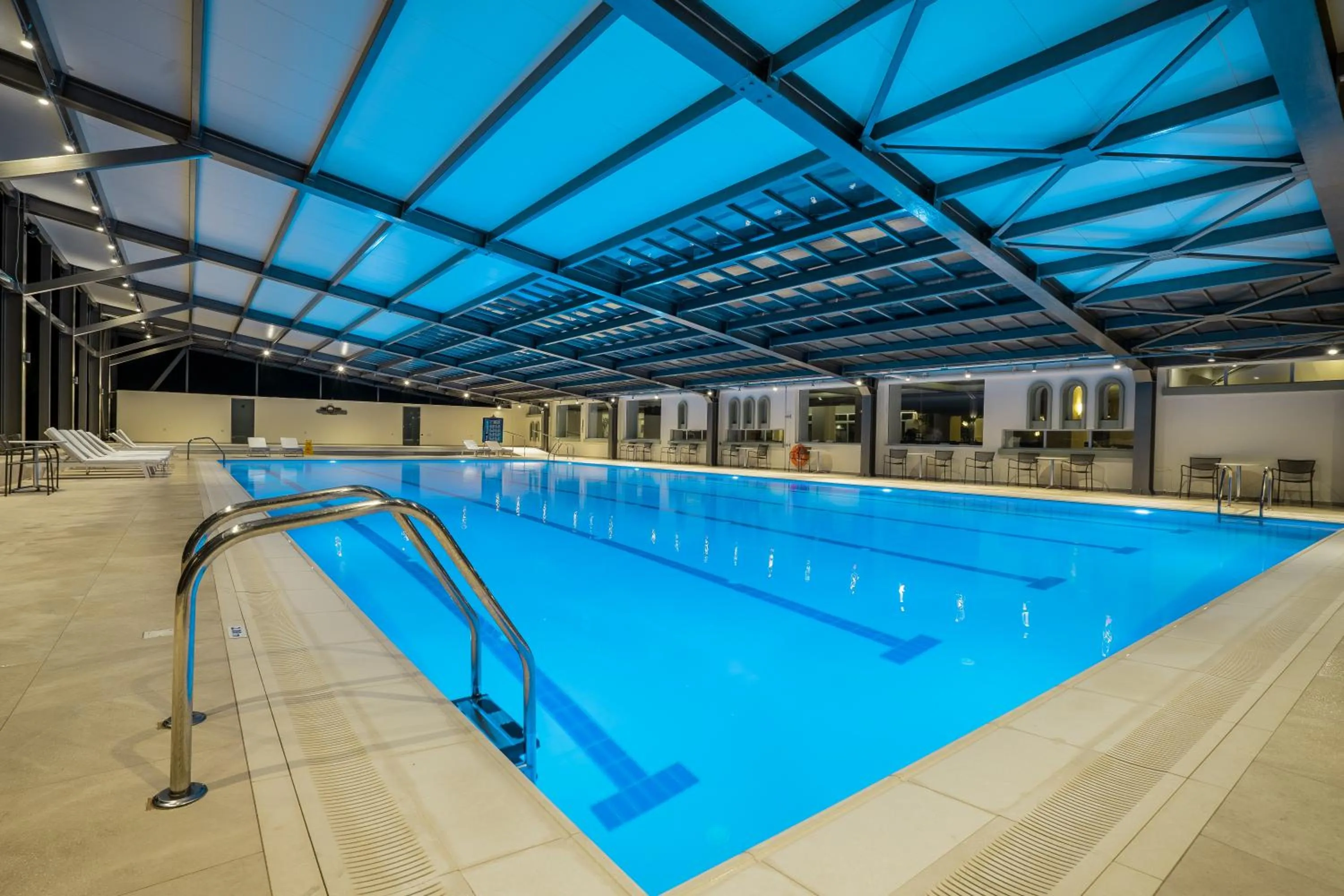 Swimming pool in Apollo Beach