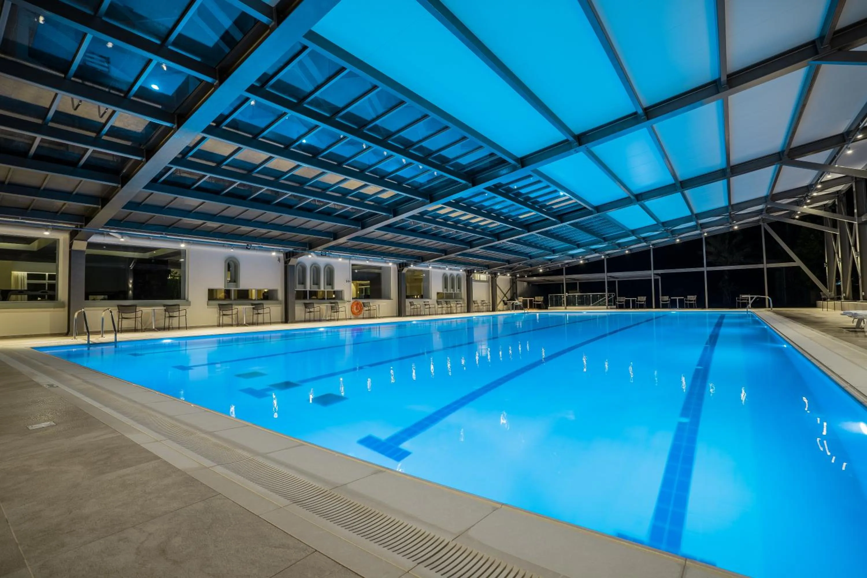 Swimming pool in Apollo Beach
