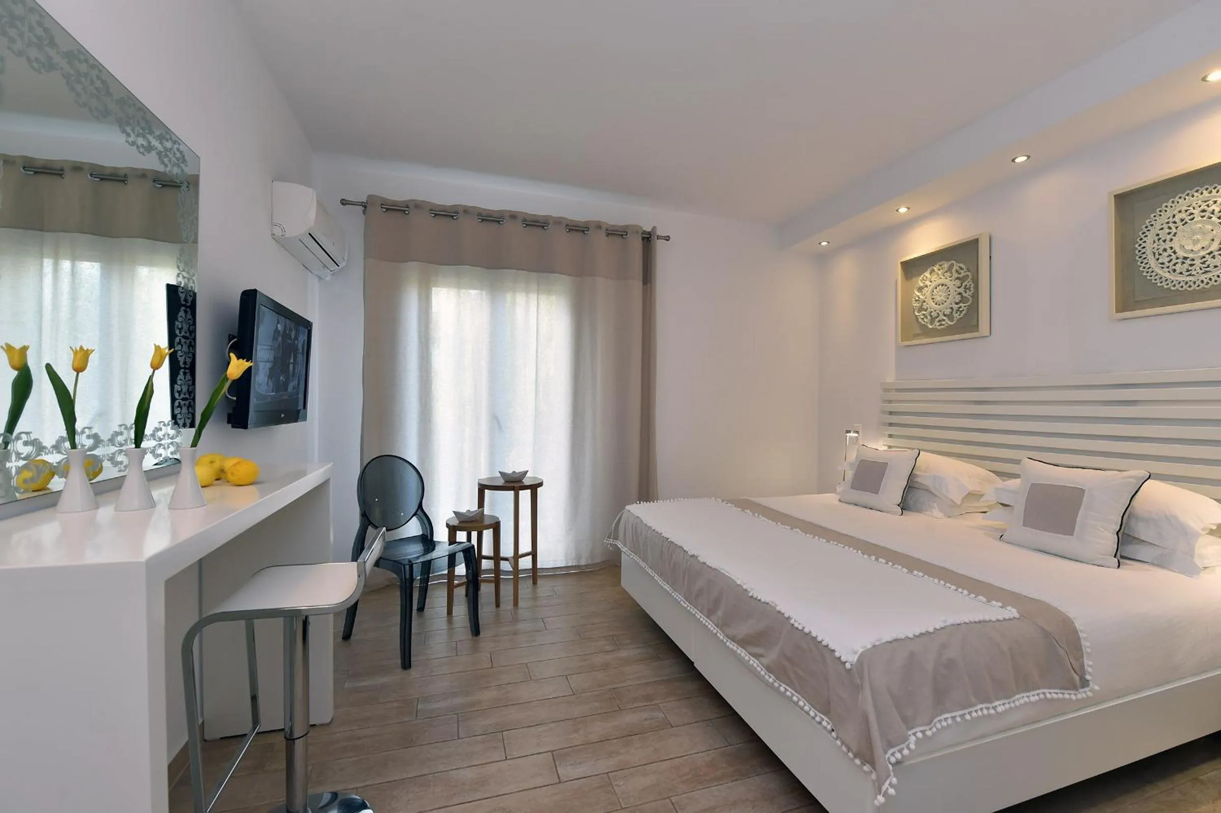 Photo of the whole room, Bed in Apollon Boutique Hotel