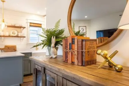 Downtown Luxury Farmhouse Apartment #1