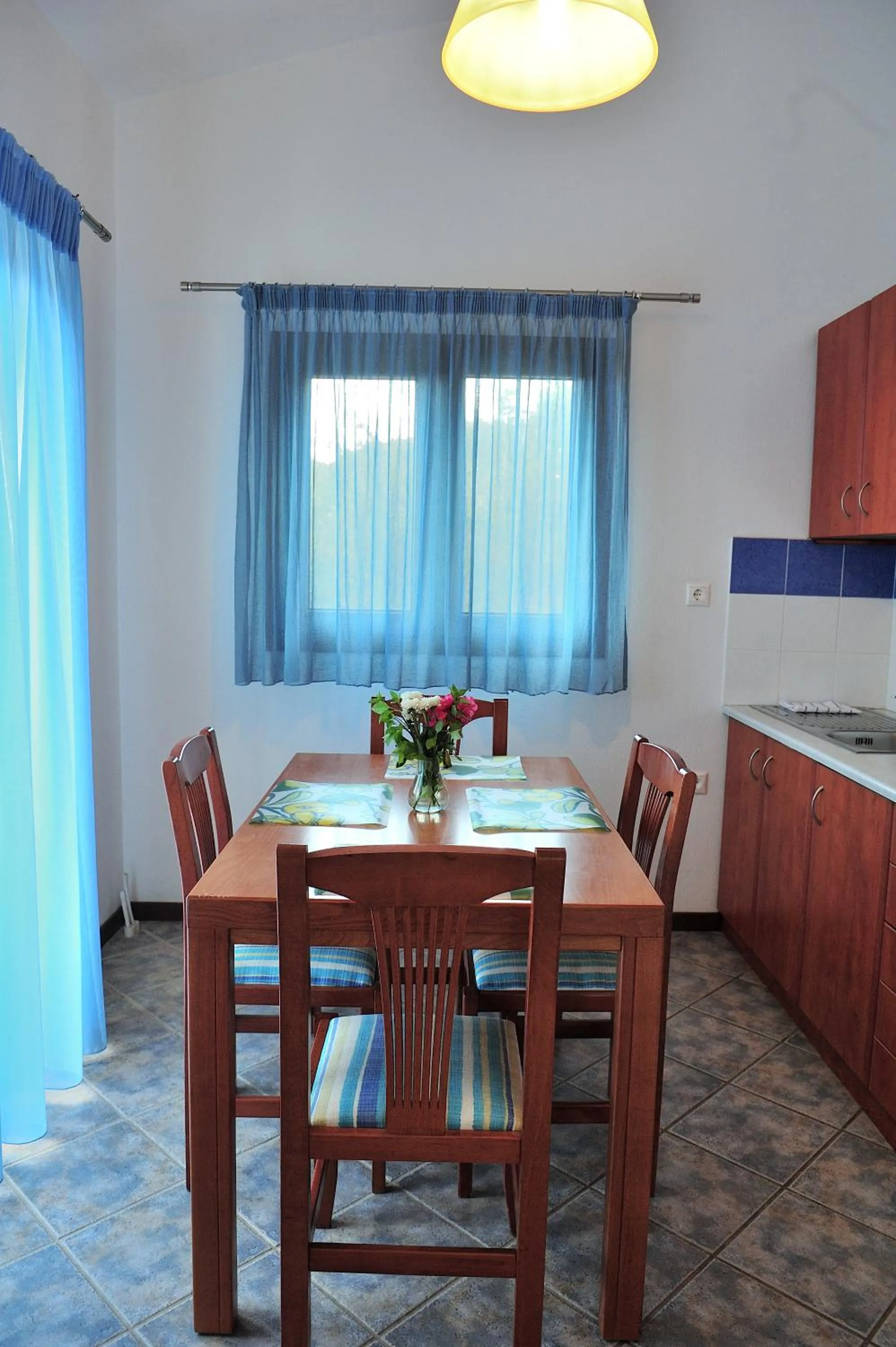 Eye Q Resort Seaview