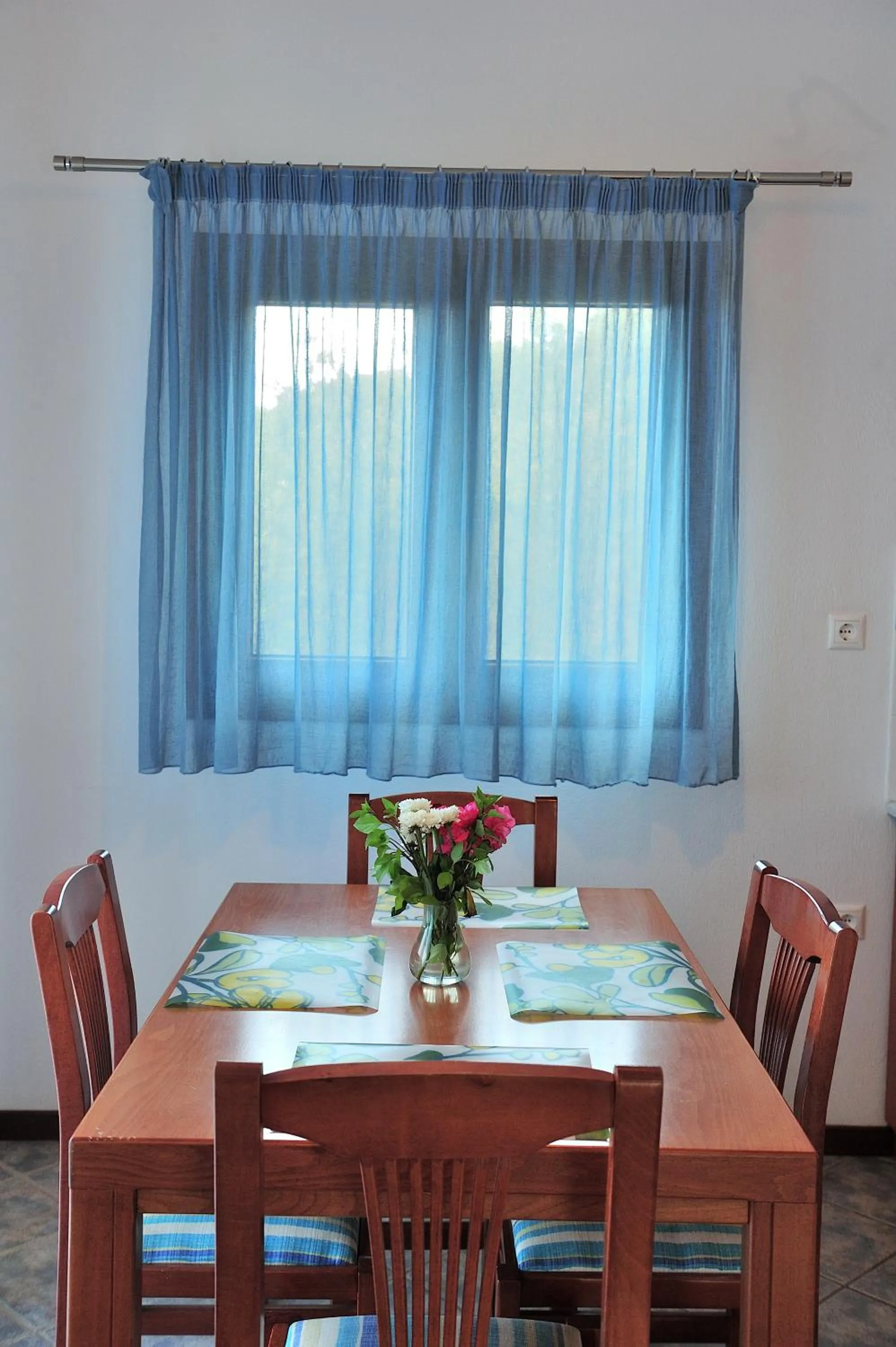 Eye Q Resort Seaview