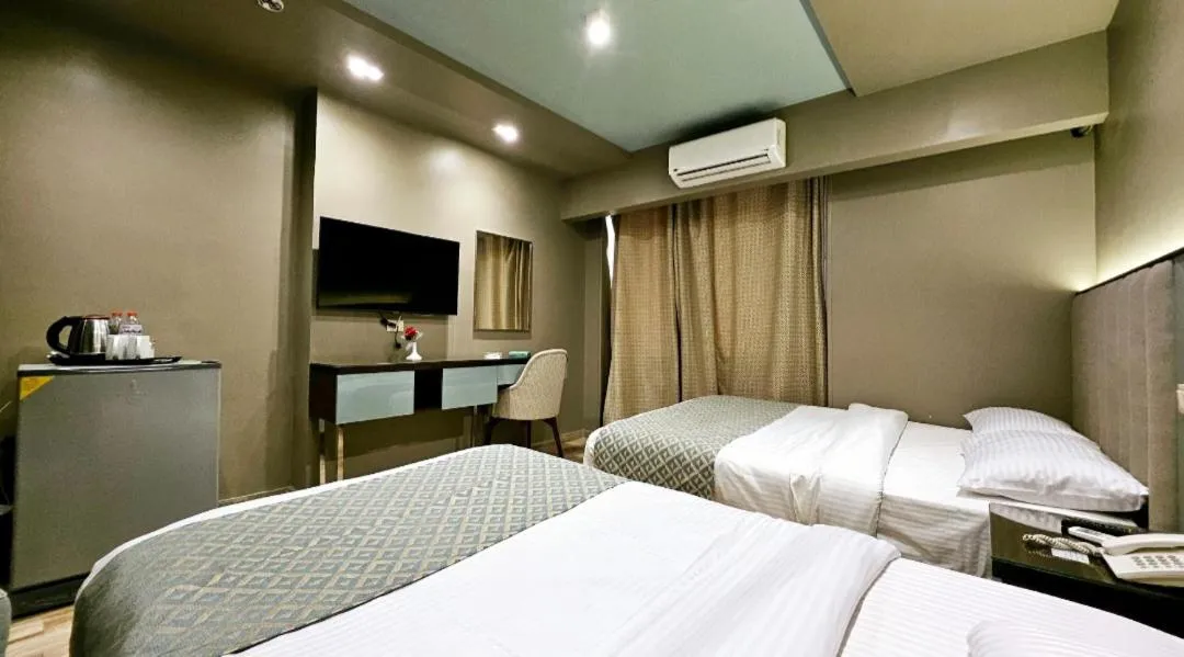 Bed in Grand Bayan Hotel & Apt at Nile Plaza