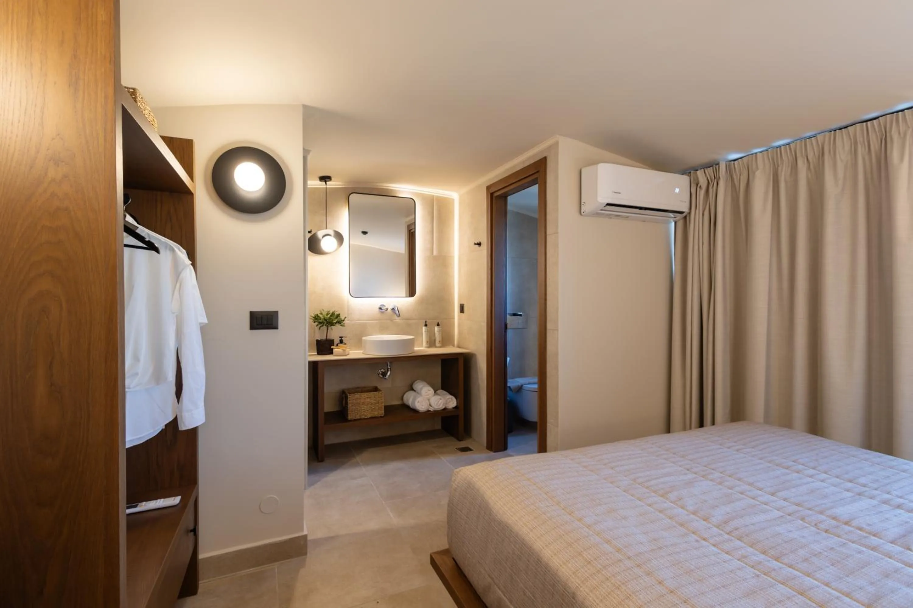 Bedroom, Bed in Marni Village