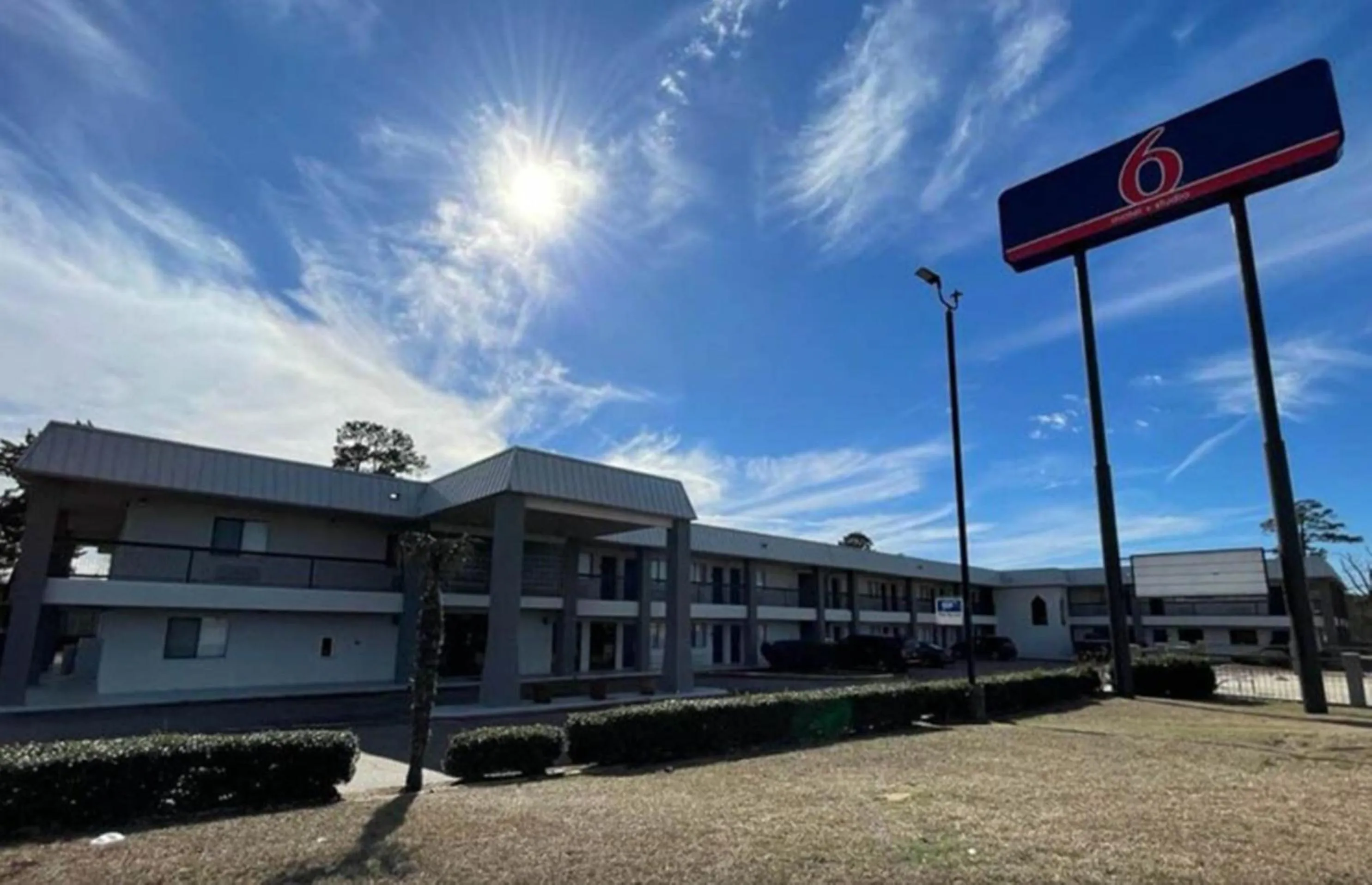 Property building in Studio 6 Texarkana TX