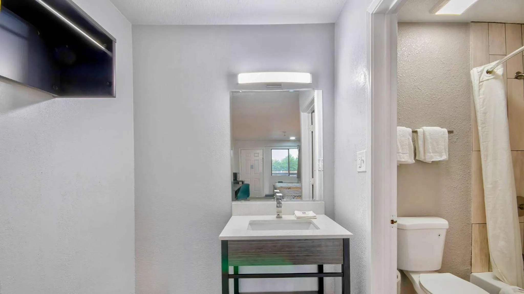 Bathroom in Studio 6 Texarkana TX