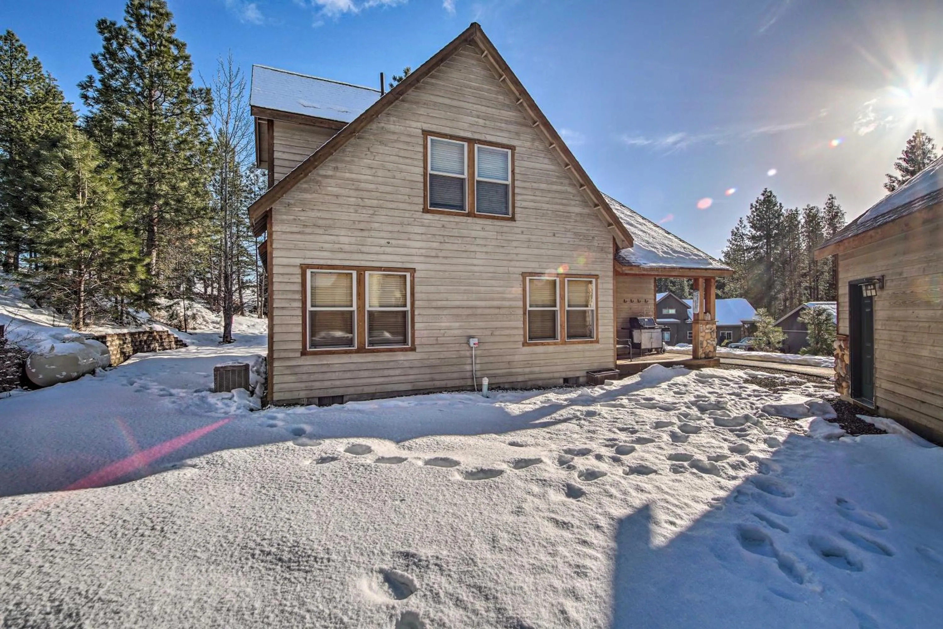 Dog-Friendly Ronald Vacation Rental Cabin!
