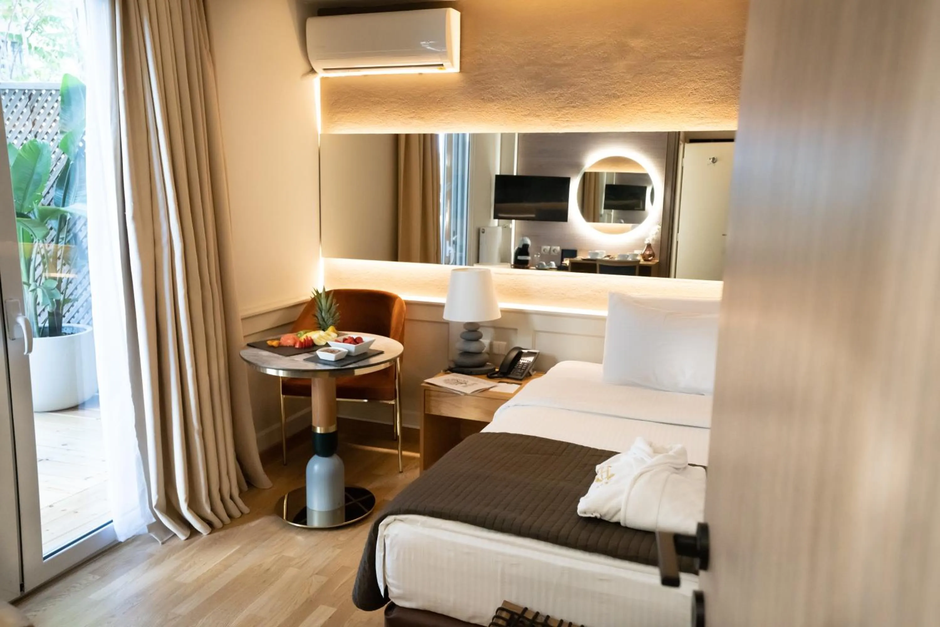 Bed in Coral Hotel Athens