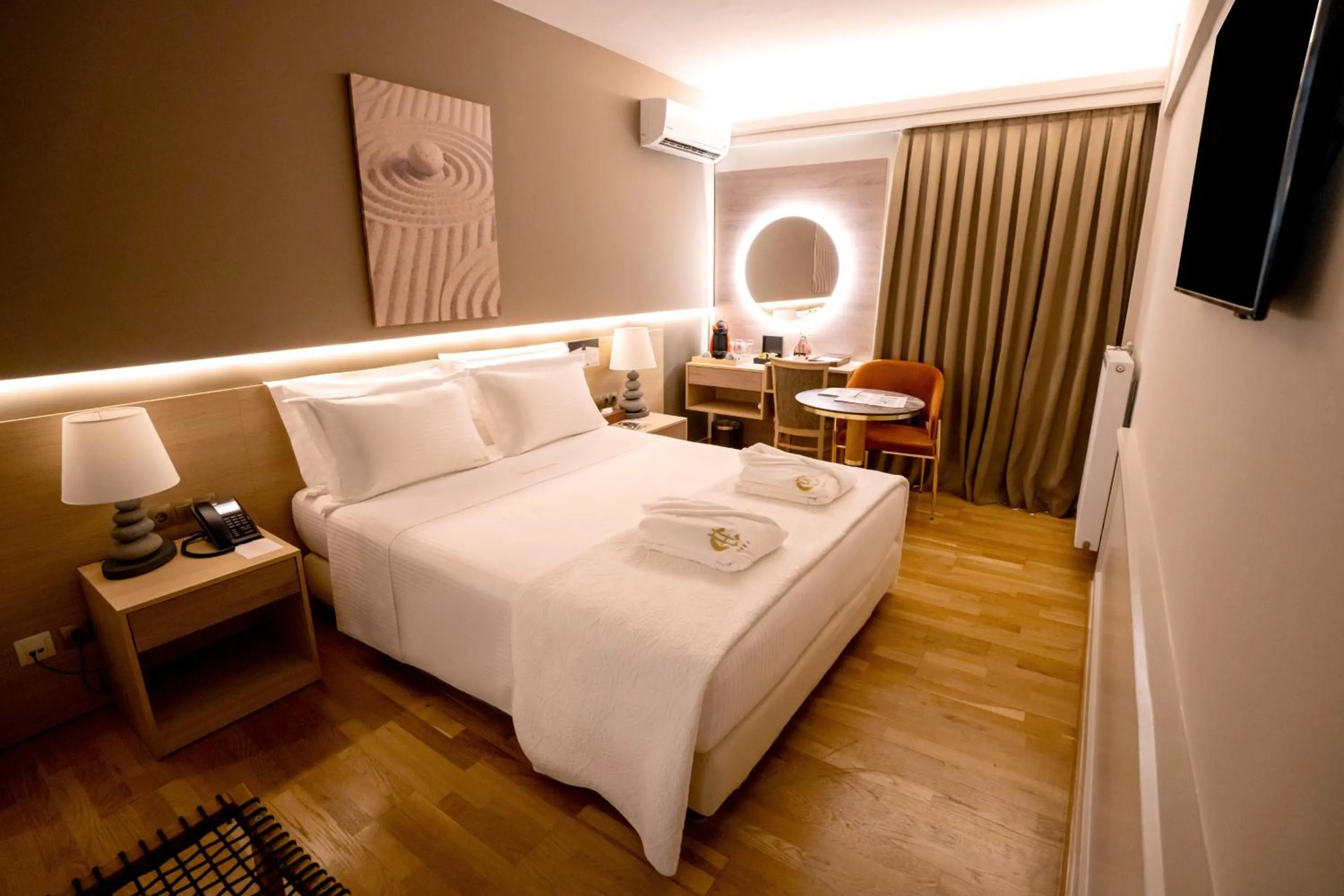 Bed in Coral Hotel Athens