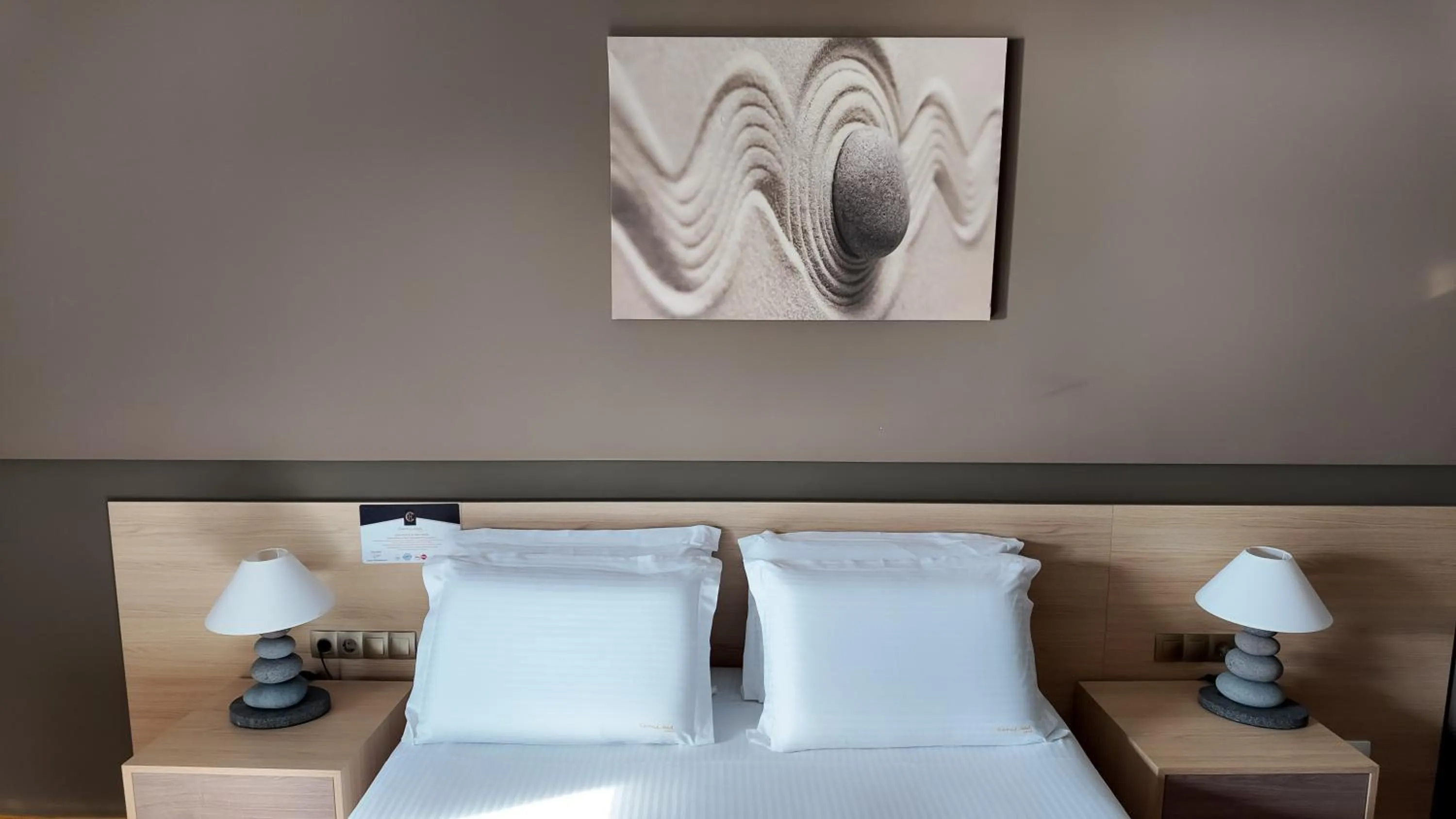 Bed in Coral Hotel Athens