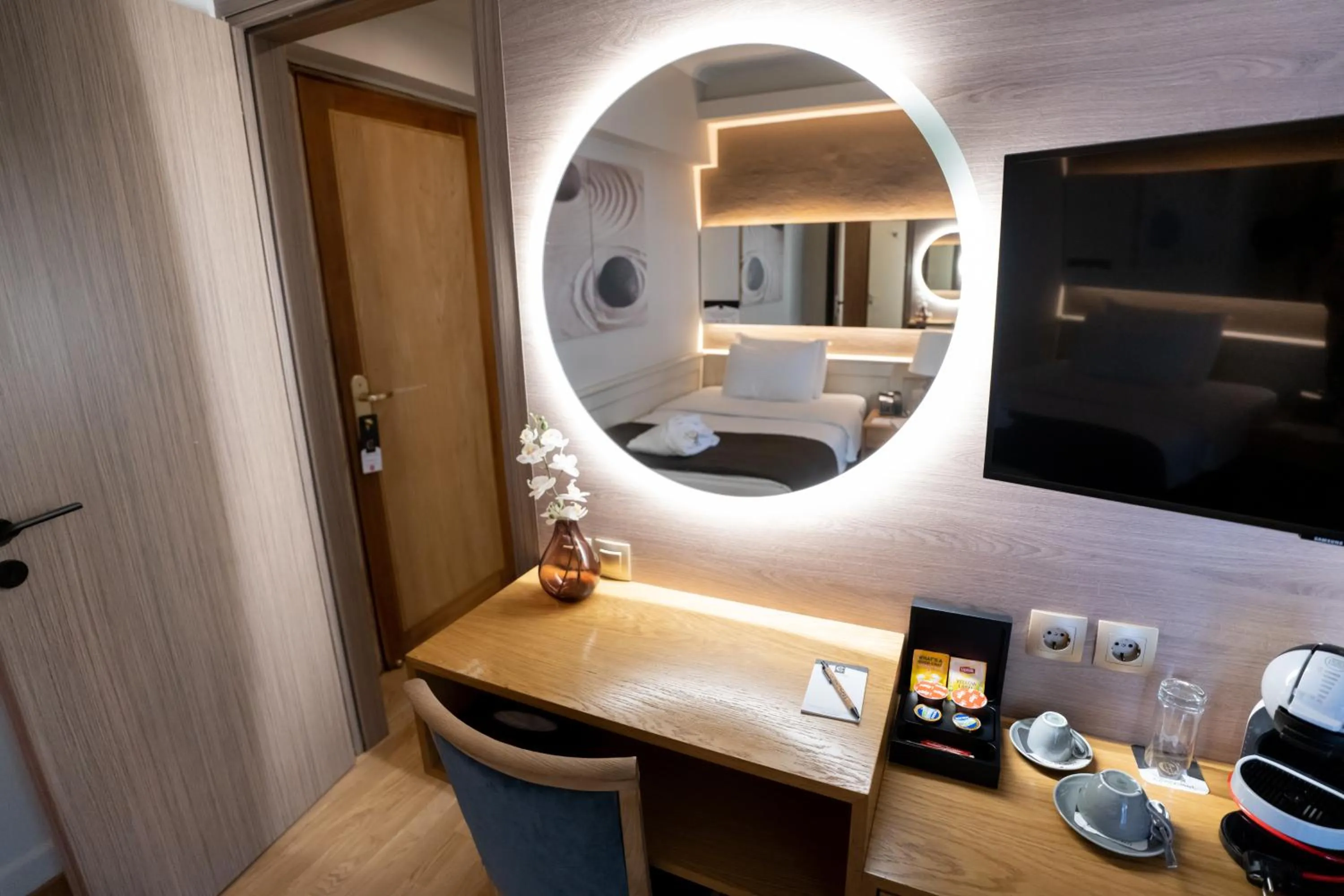 Bed in Coral Hotel Athens