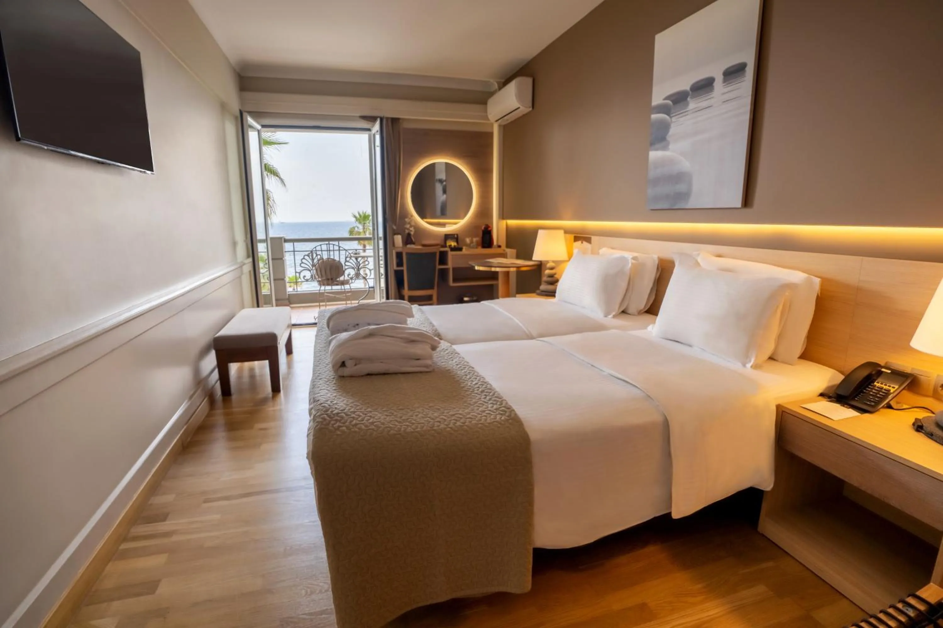 Bed in Coral Hotel Athens