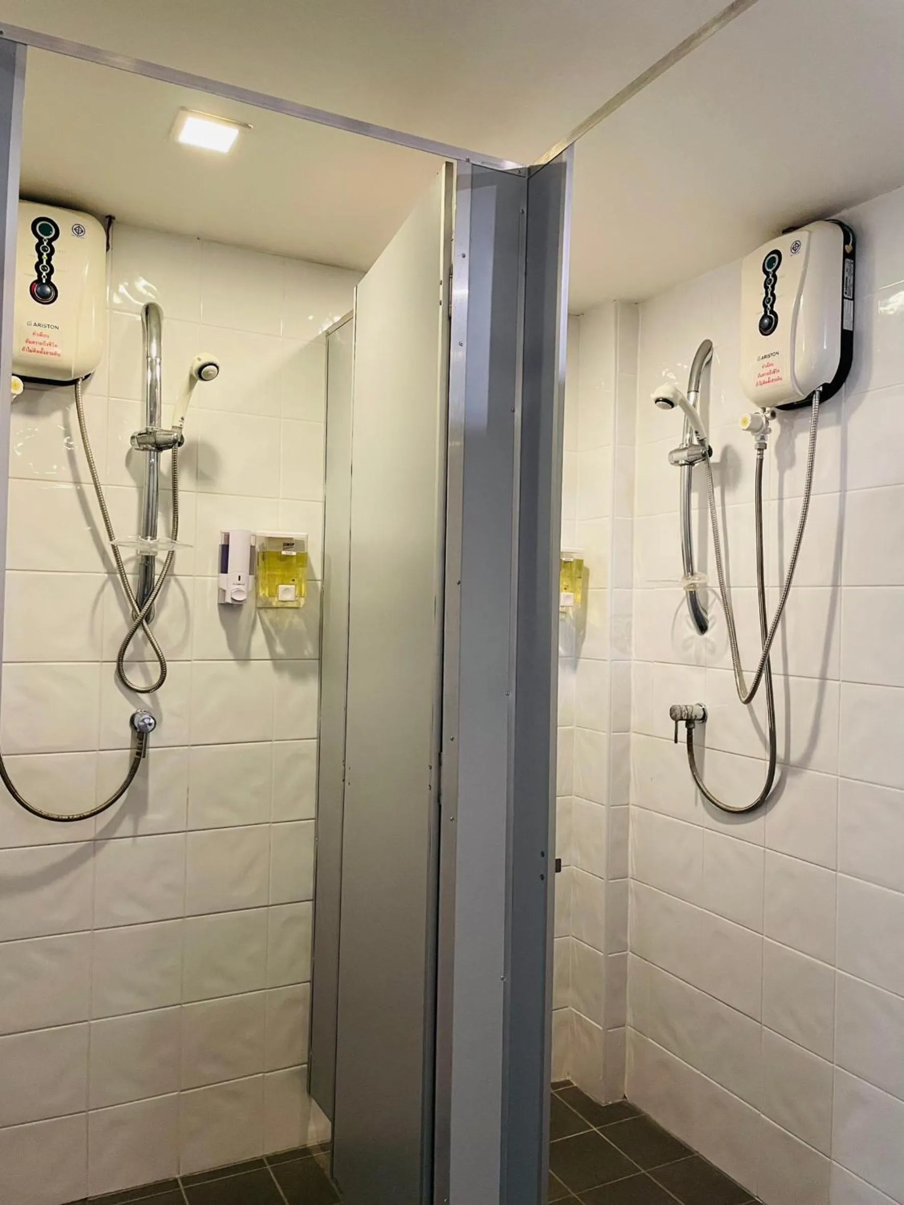 Shower in Rabbitel Phuket