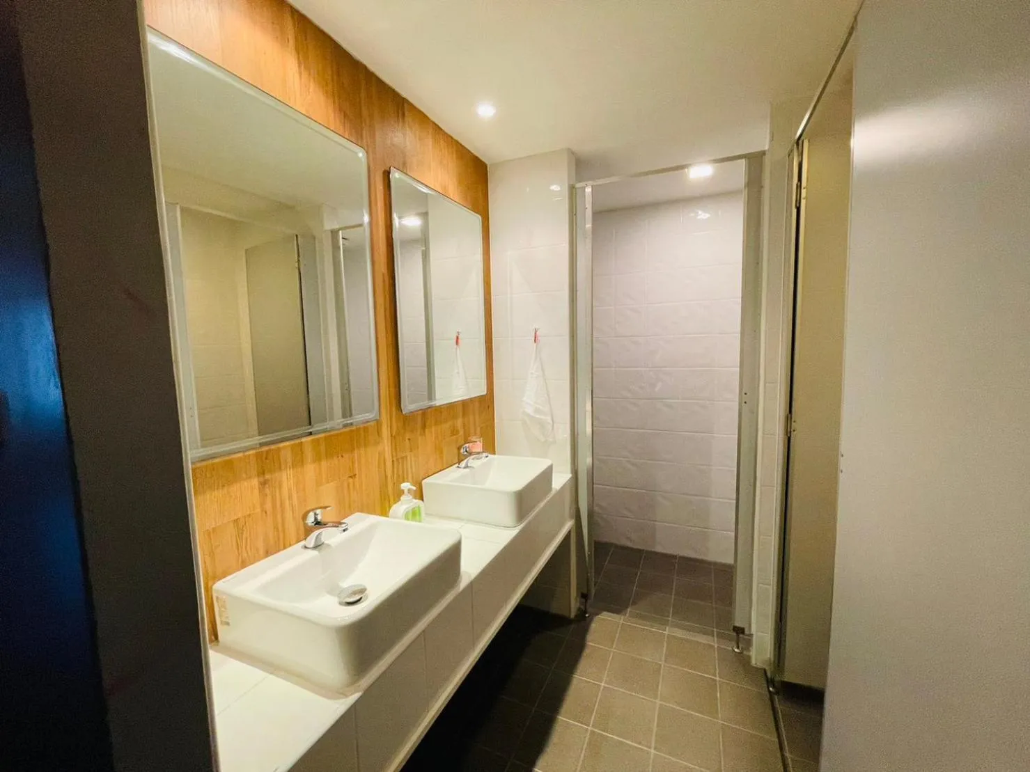 Shower in Rabbitel Phuket