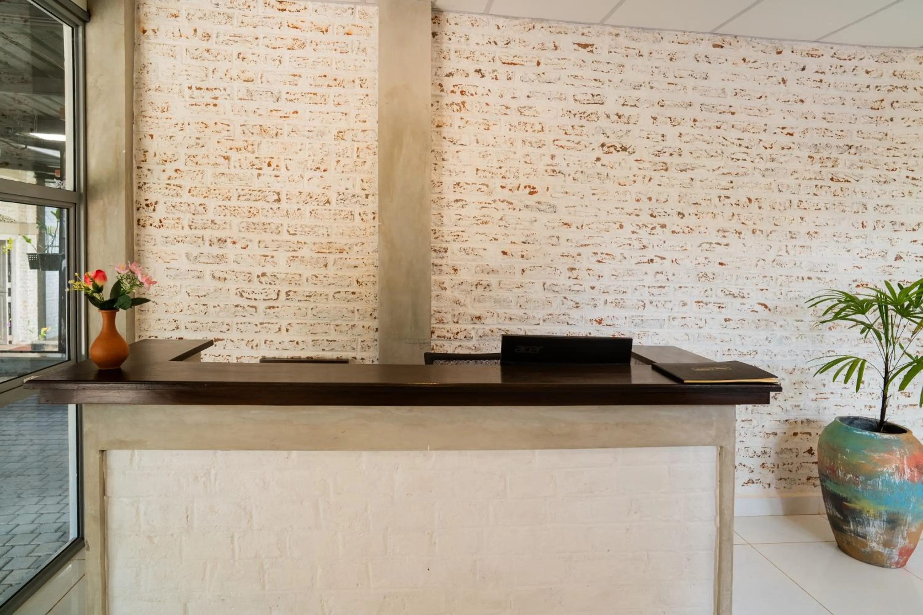 Ceylon Kingsmen Garden - Katunayake Airport Transit Hotels