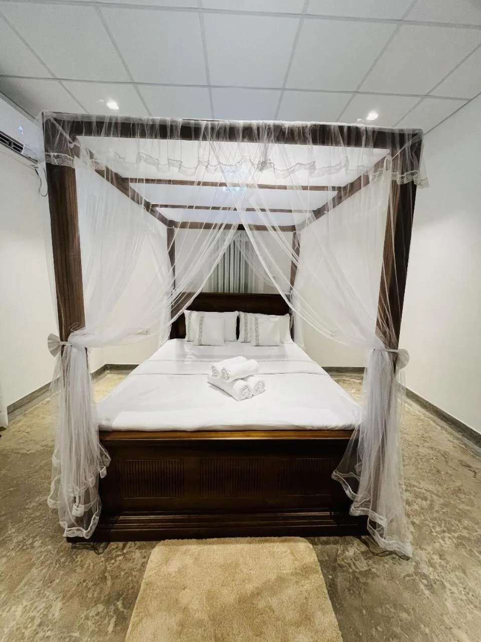 Bed in Ceylon Kingsmen Garden - Katunayake Airport Transit Hotels