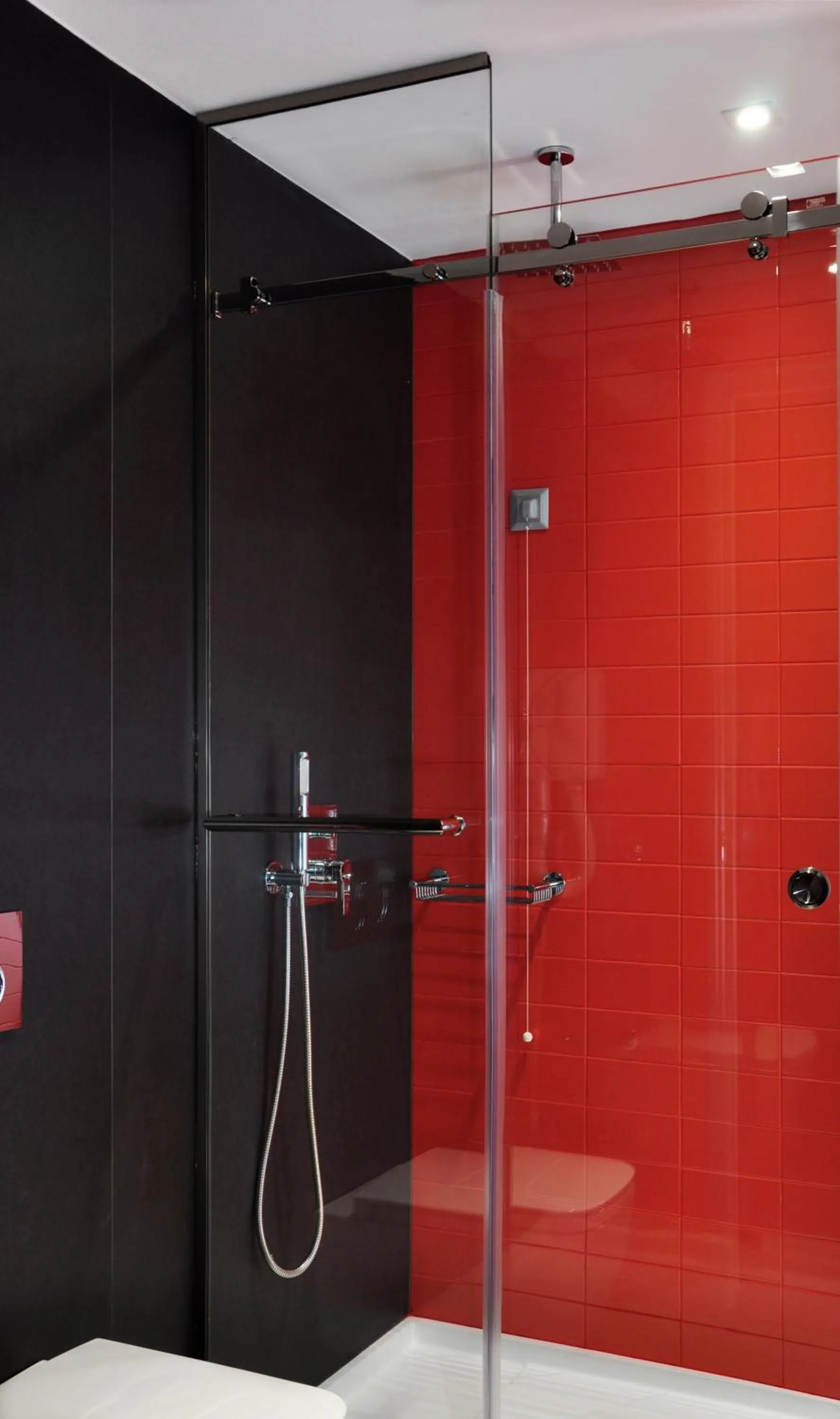 Shower in Amazon Hotel