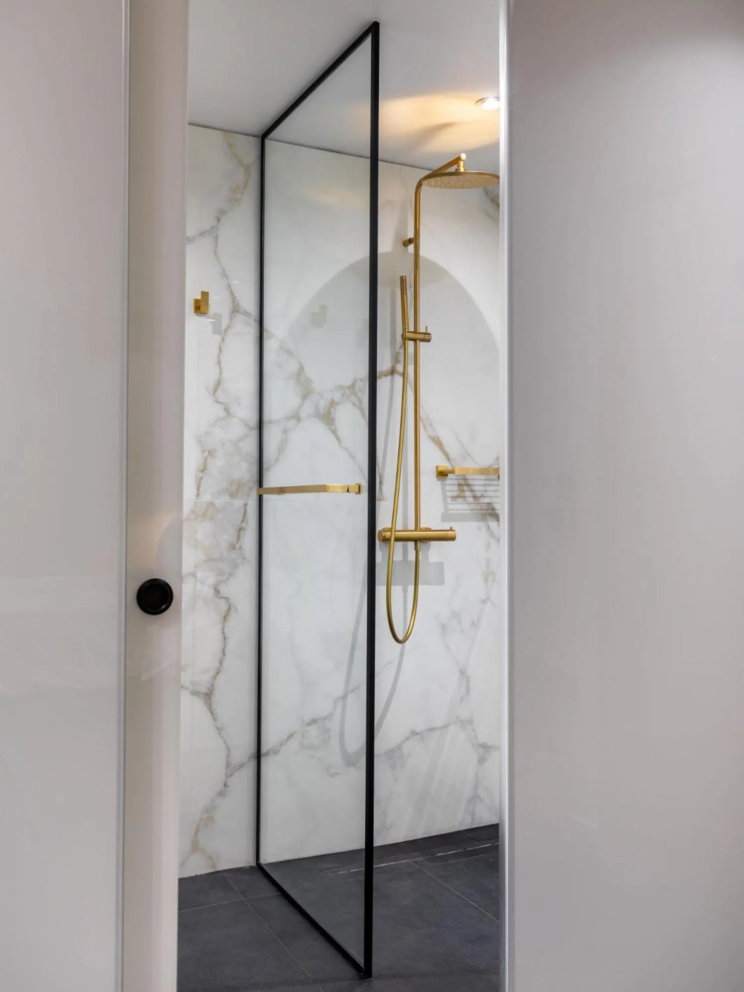 Shower in Amazon Hotel