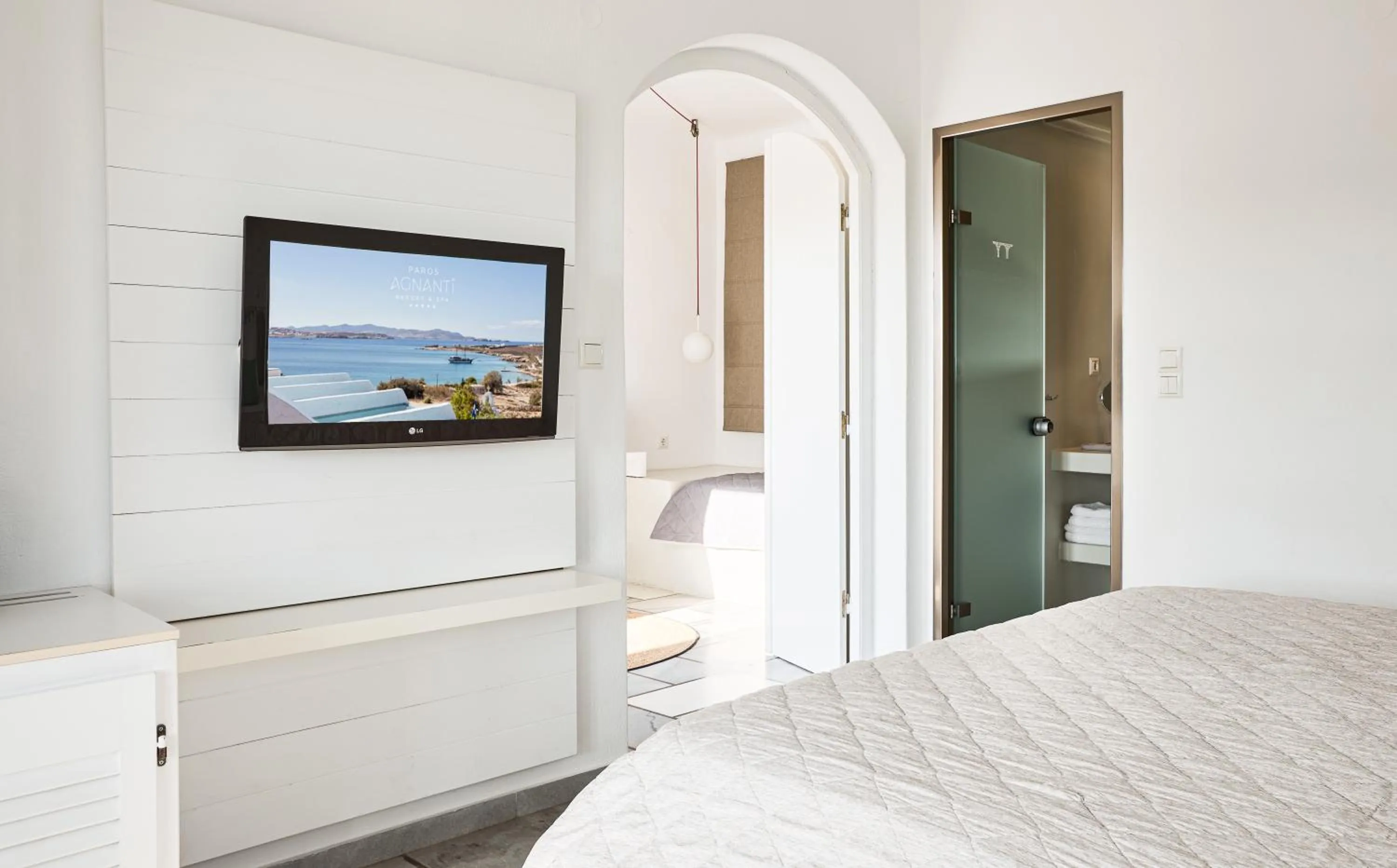 Photo of the whole room, Bed in Paros Agnanti Resort & Spa