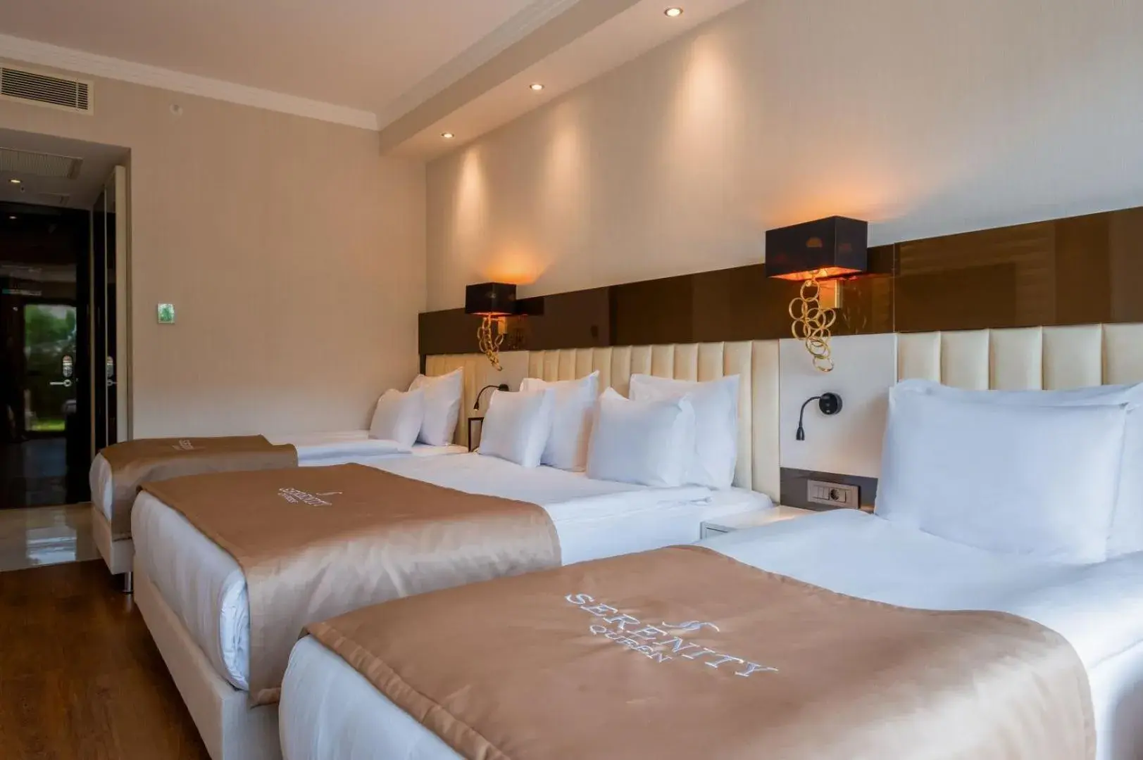 Queen Room with Garden View - single occupancy in Serenity Queen Hotel Queen Room with Garden View - single occupancy in Serenity Queen Hotel