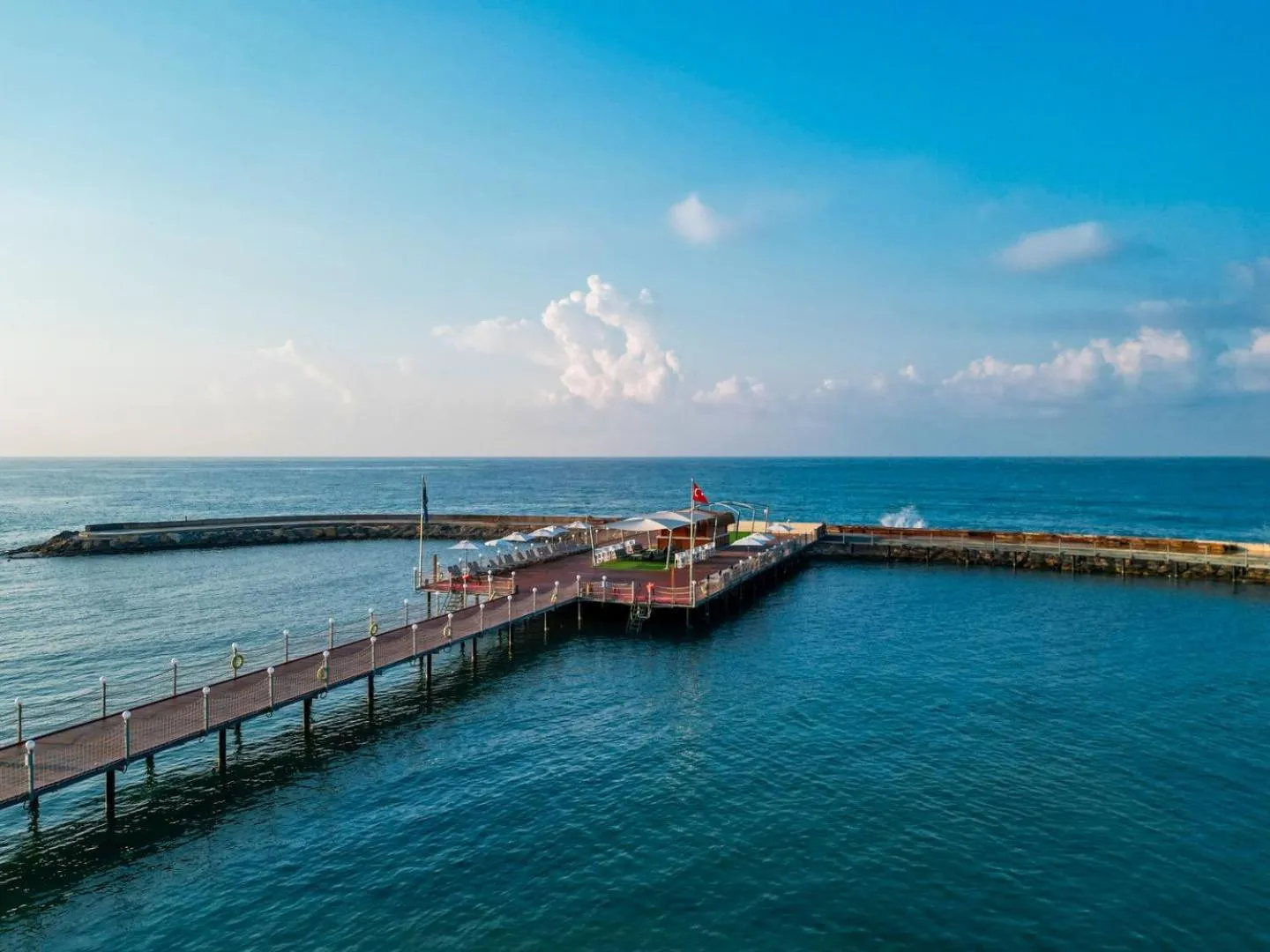 Day in Serenity Queen Hotel