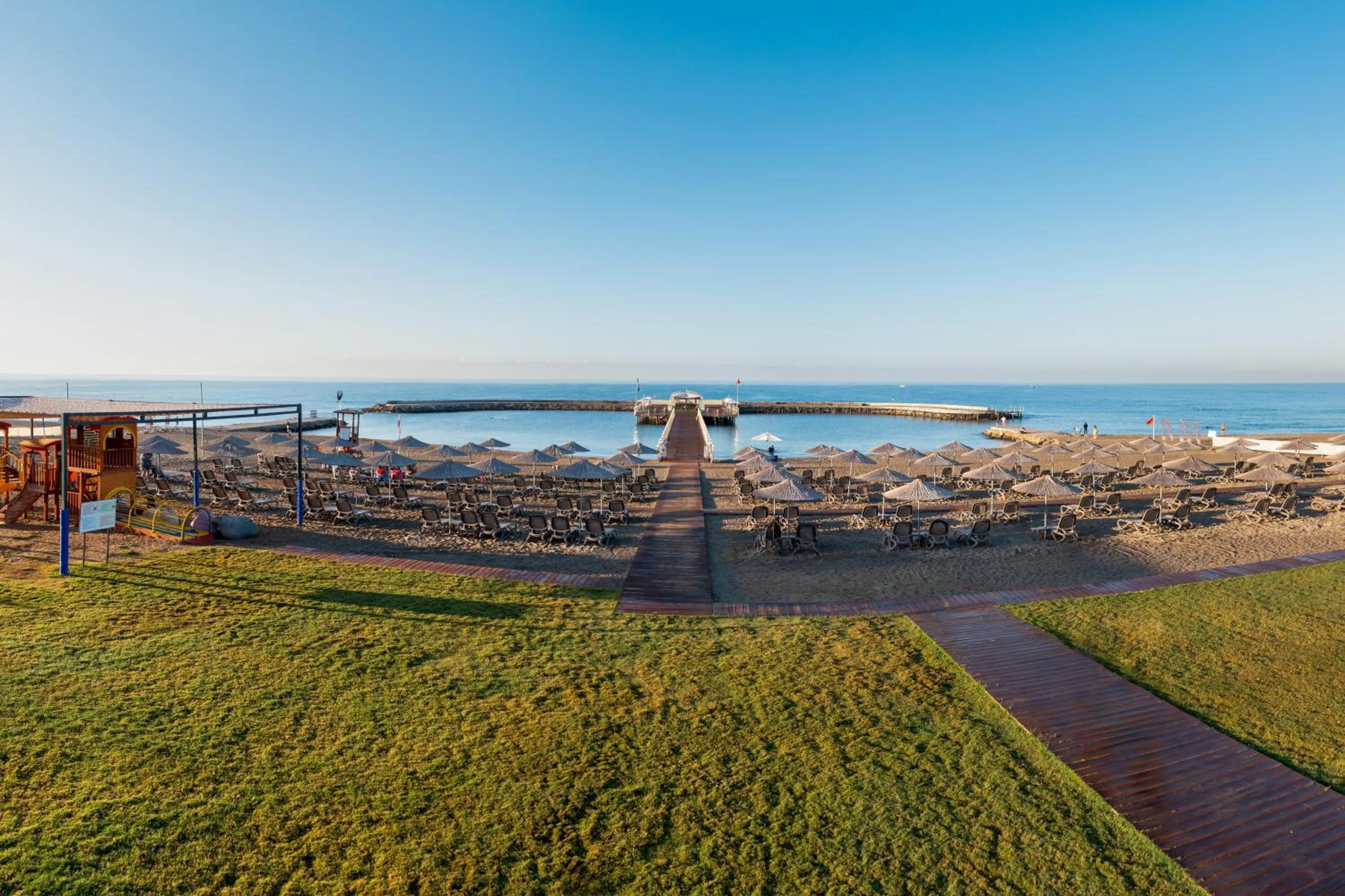 Day in Serenity Queen Hotel