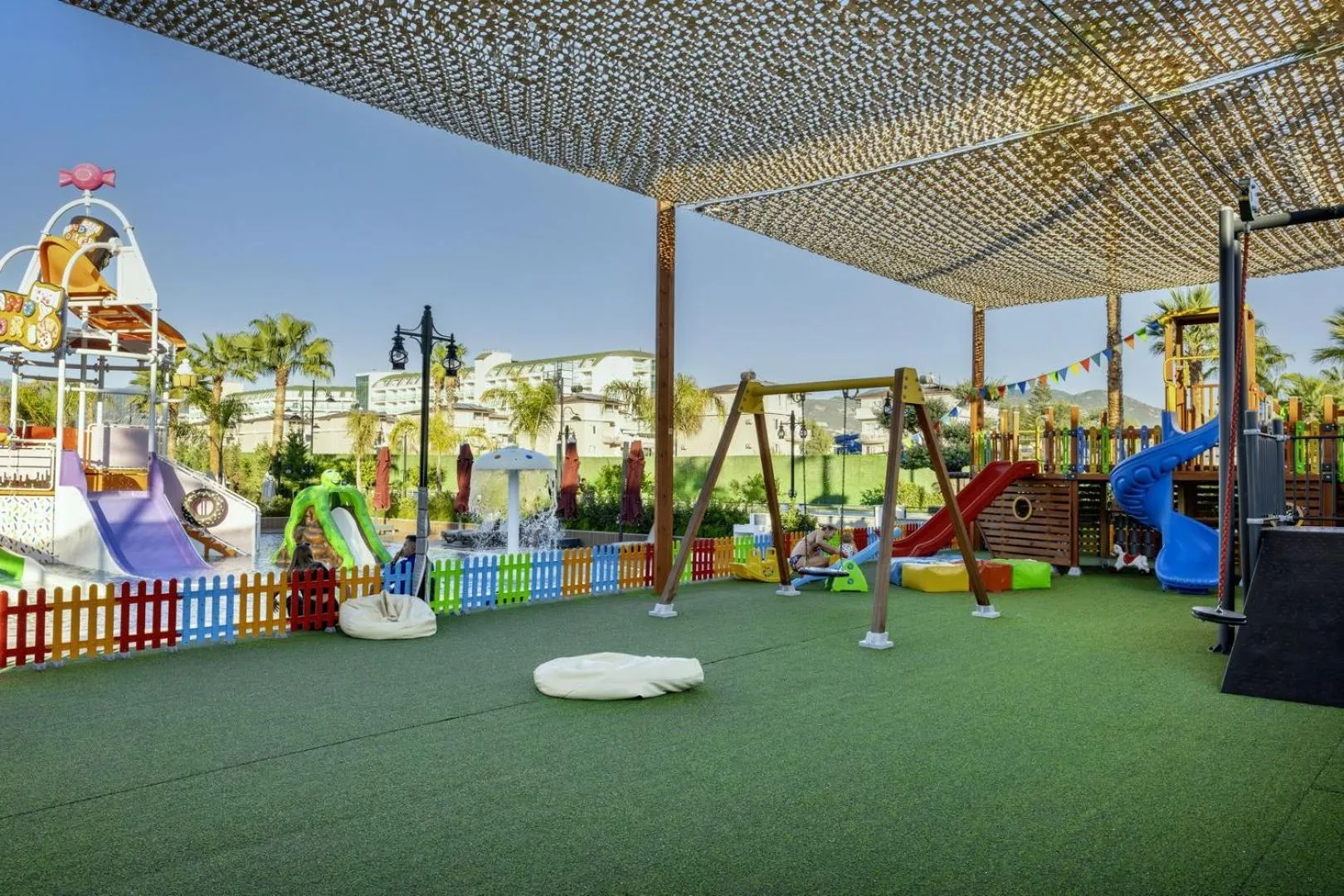 Day in Serenity Queen Hotel