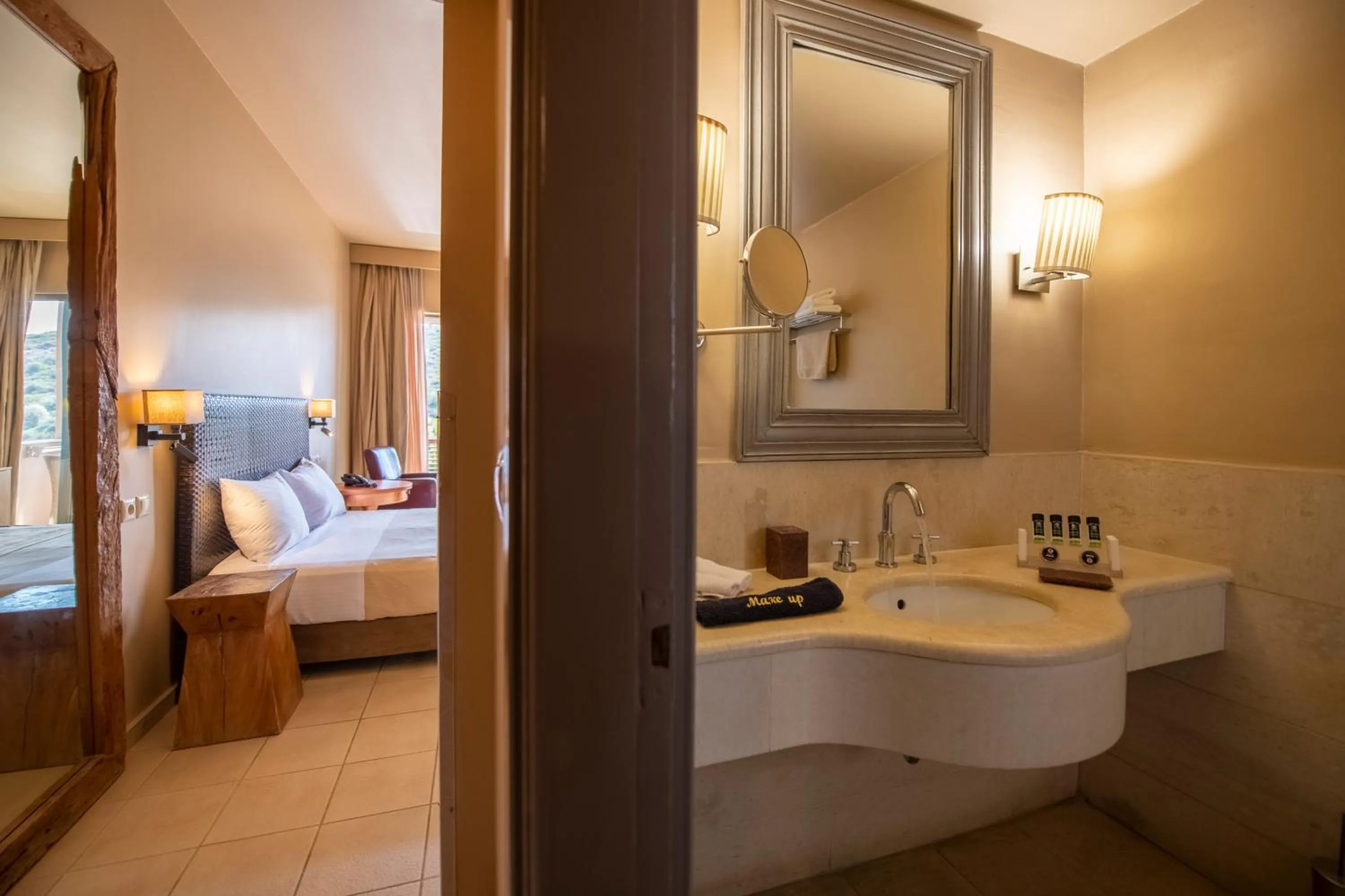 Bathroom, Bed in Aegeon Beach Hotel