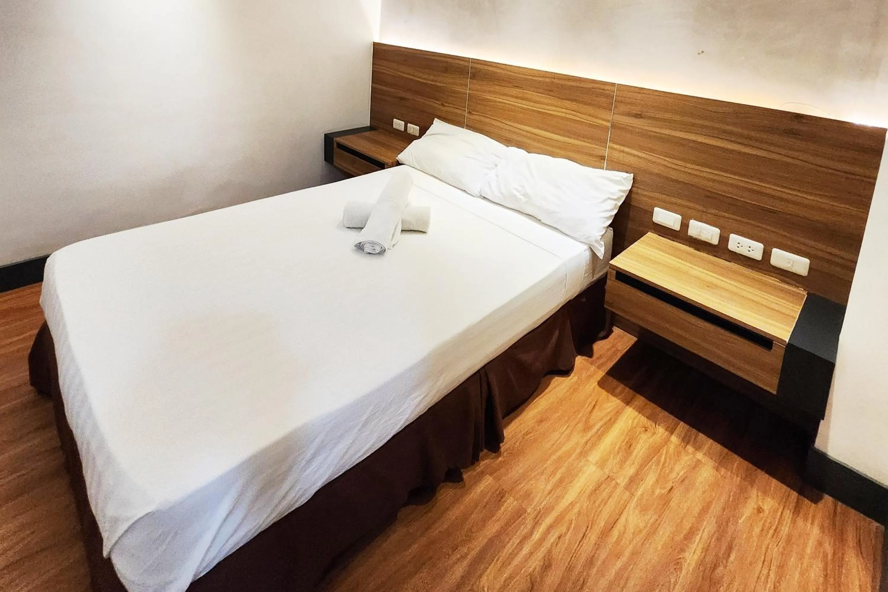 Bed in Boulevard Pension Hotel Cebu