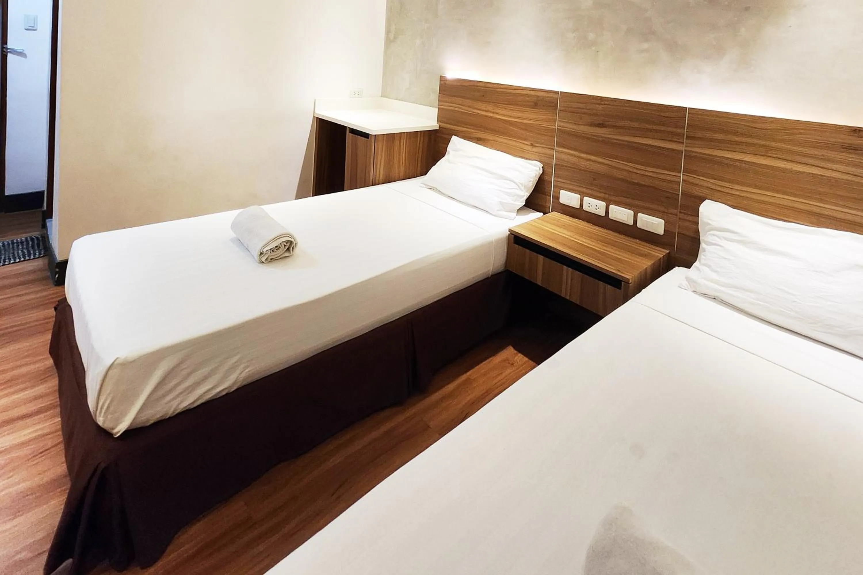 Bed in Boulevard Pension Hotel Cebu