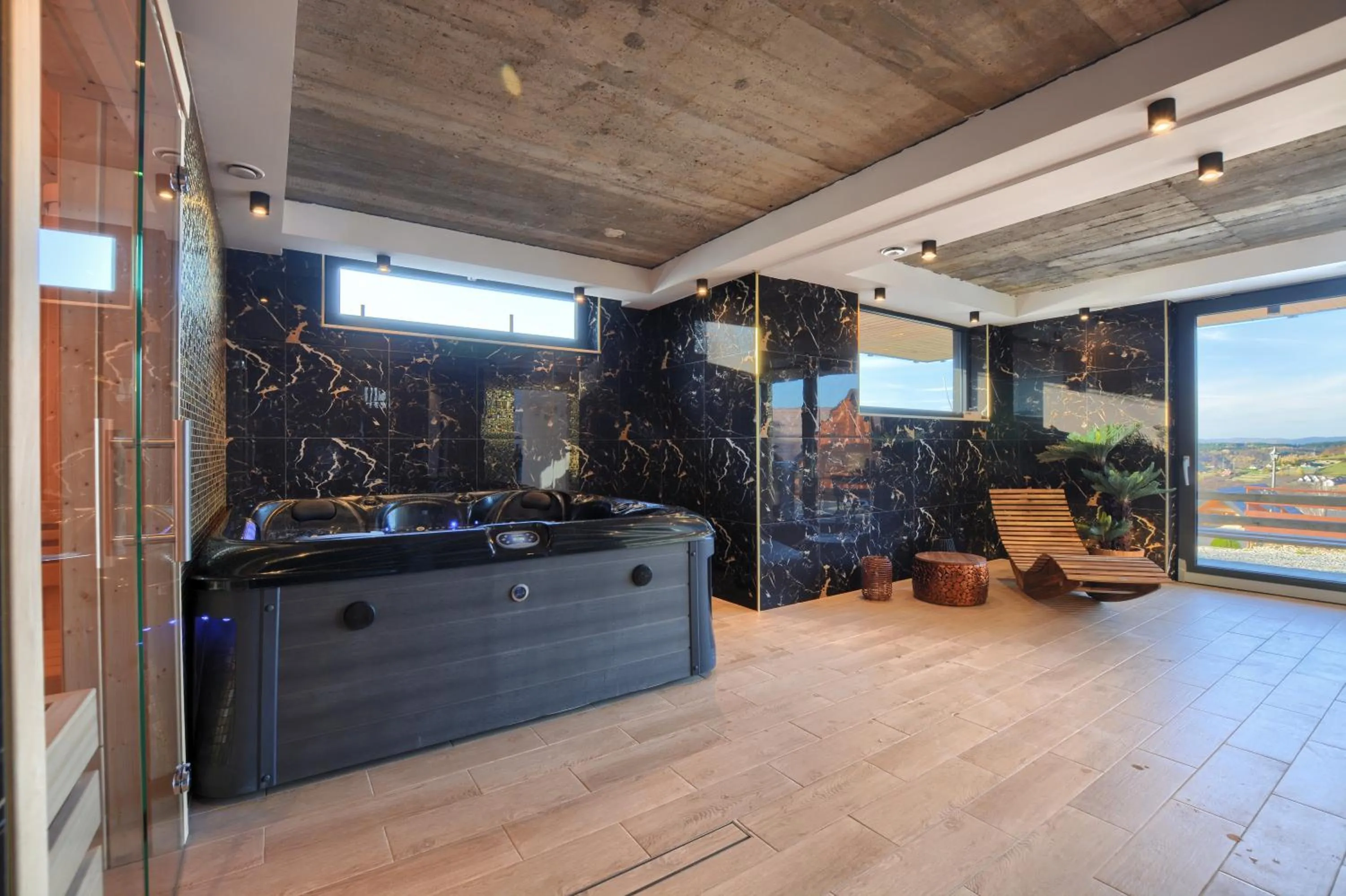 Hot Tub in Santa Angela Solina Resort & SPA