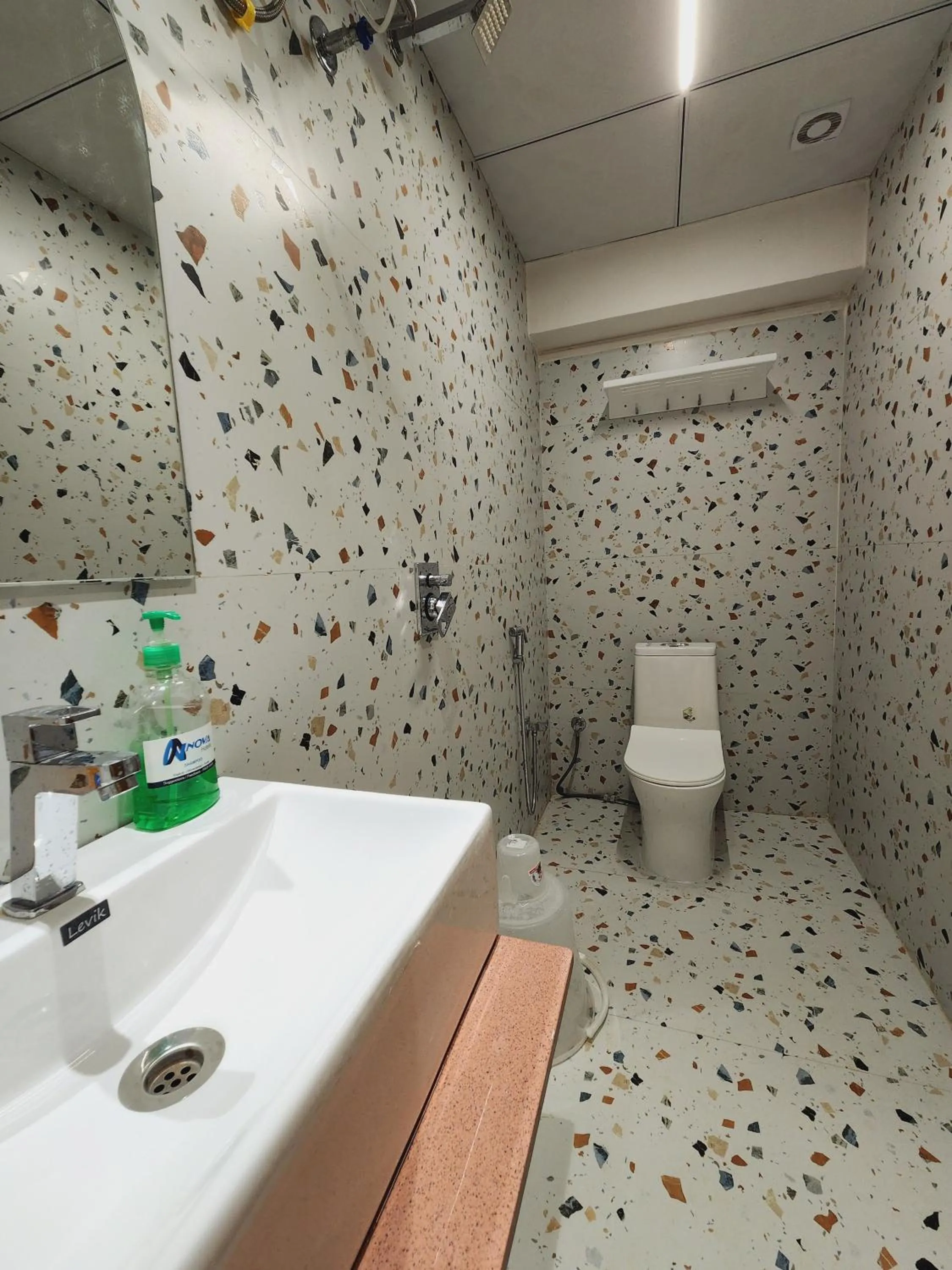 Toilet in Hotel Nova Bopal