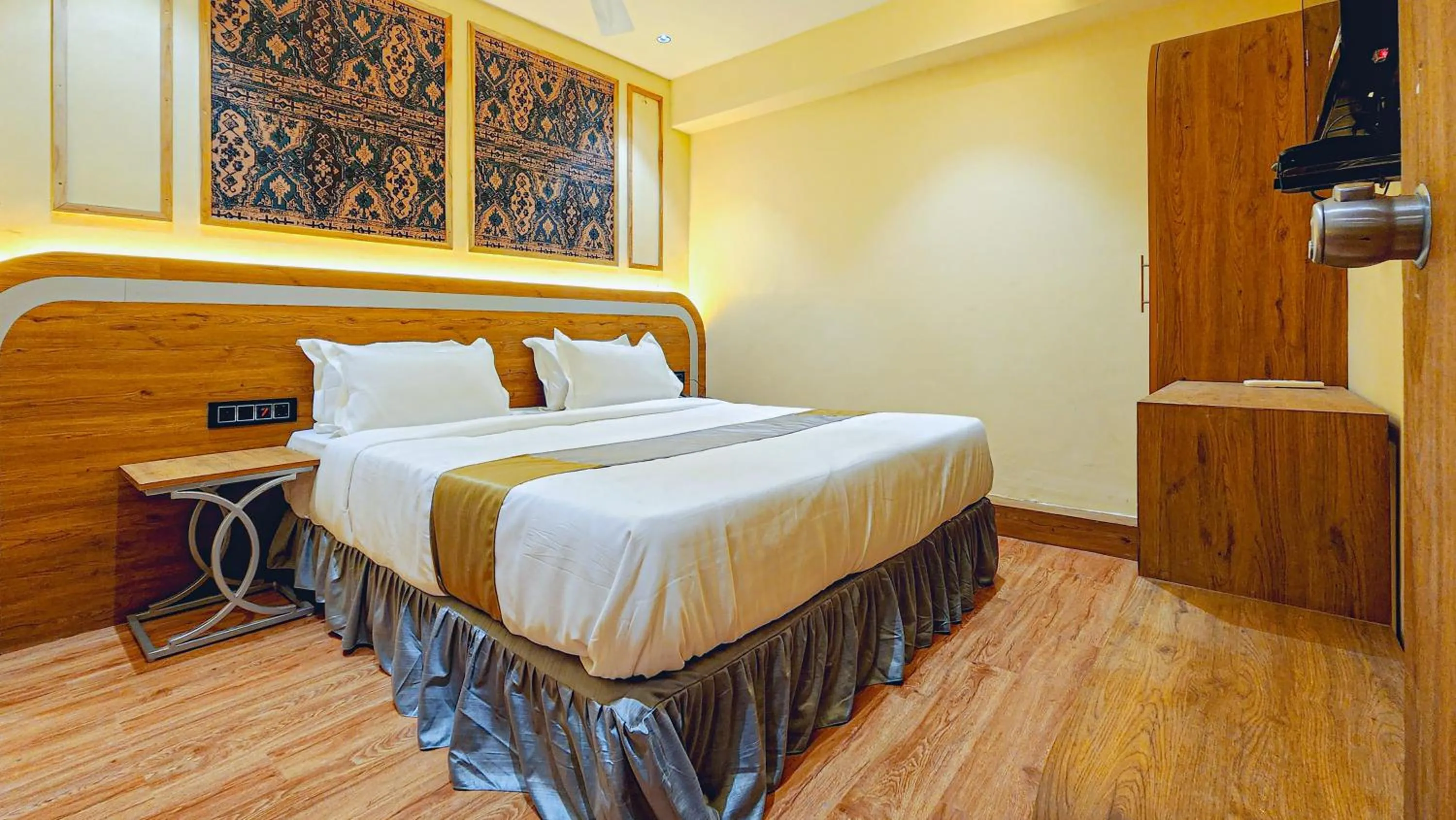 Bedroom, Bed in Hotel Nova Bopal