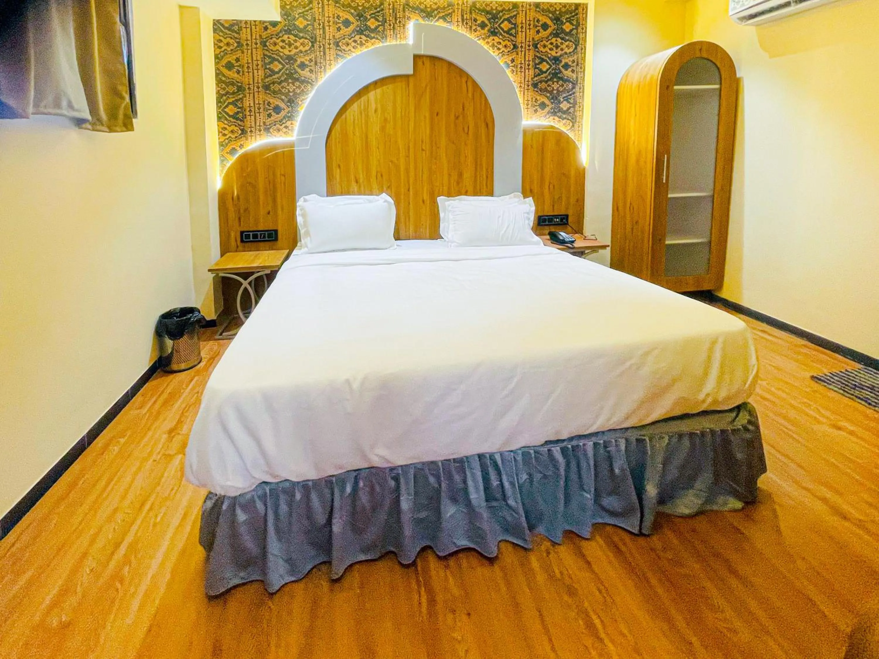 Bedroom, Bed in Hotel Nova Bopal