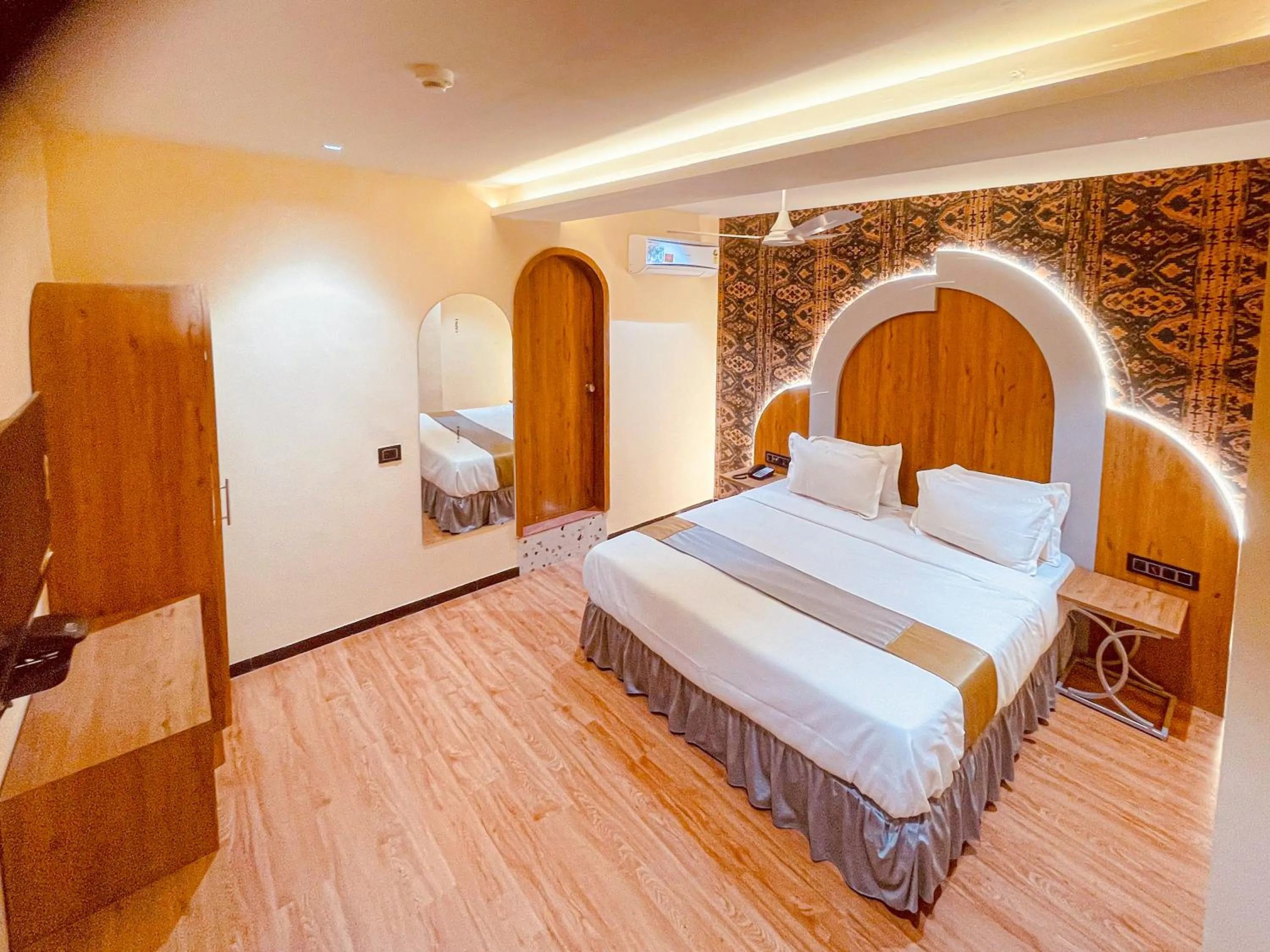 Bedroom, Bed in Hotel Nova Bopal