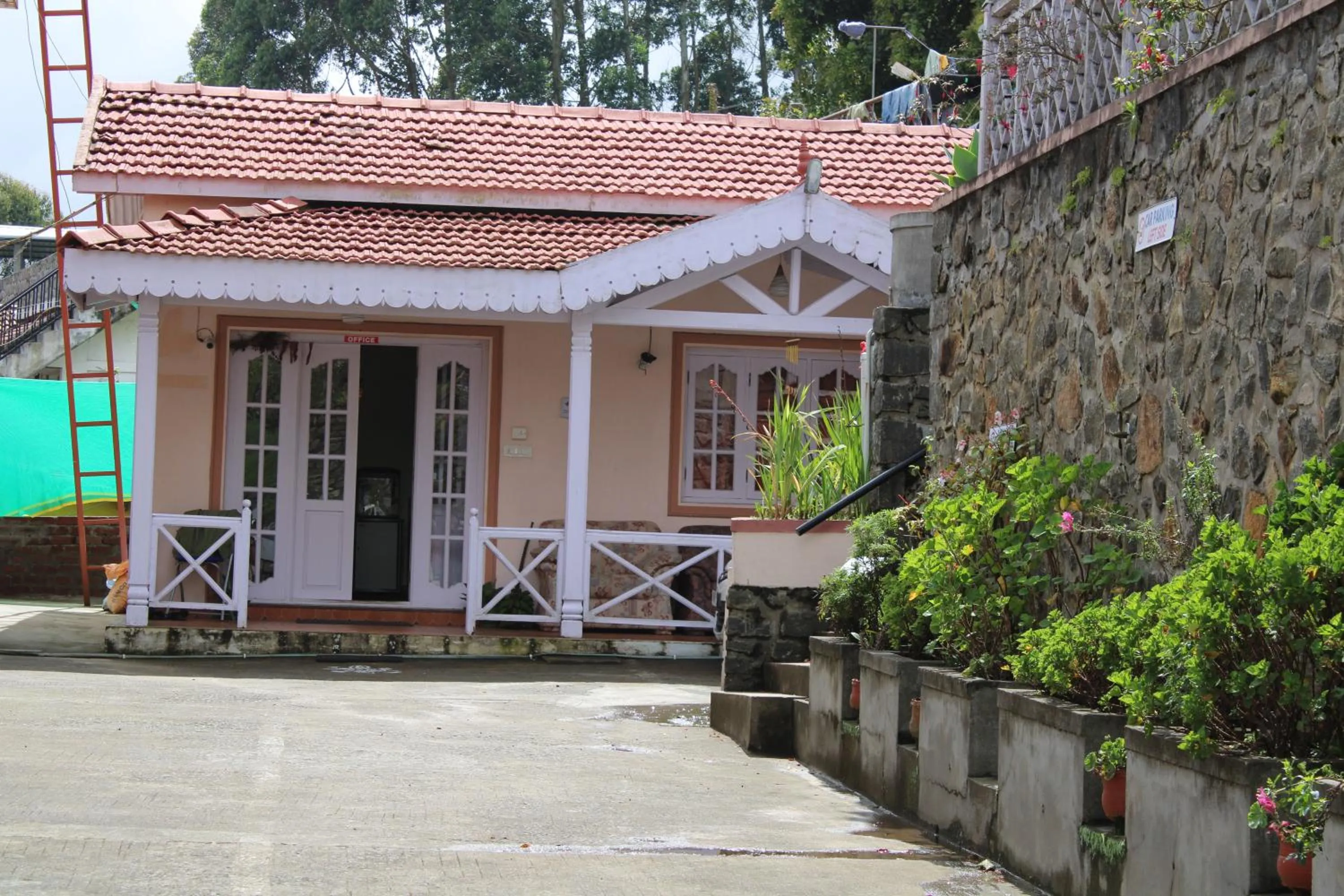 Property building in Hotel Temple Towers