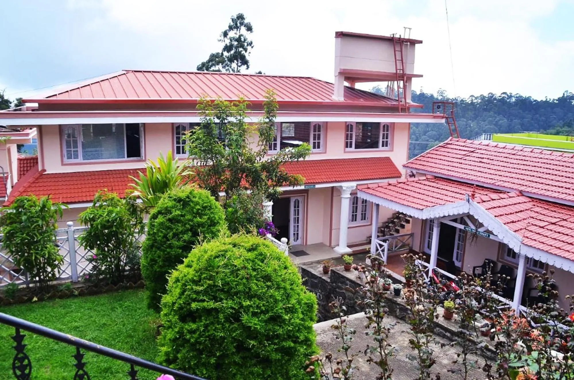 Property building in Hotel Temple Towers