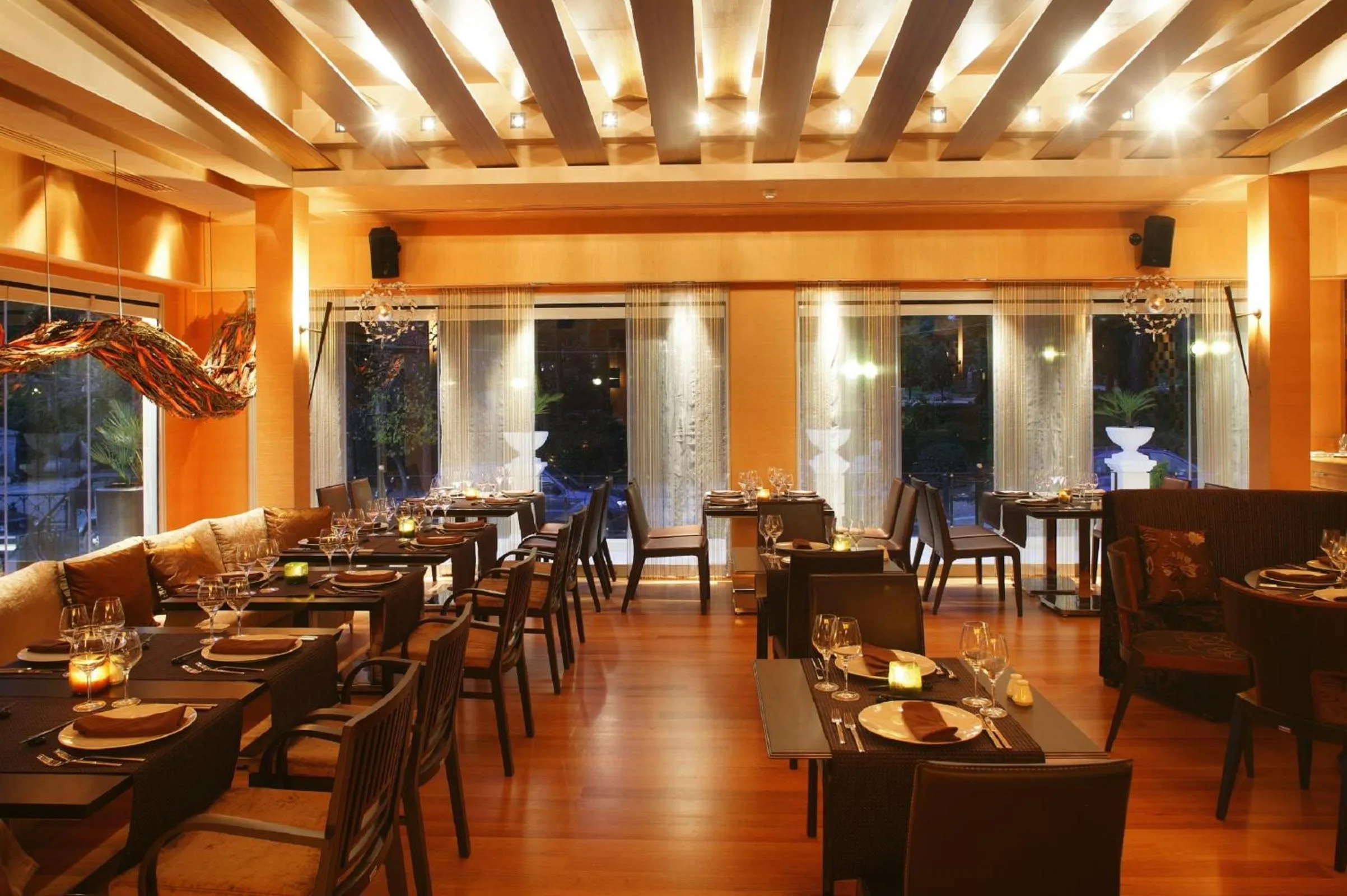 Restaurant/places to eat in Theoxenia Palace