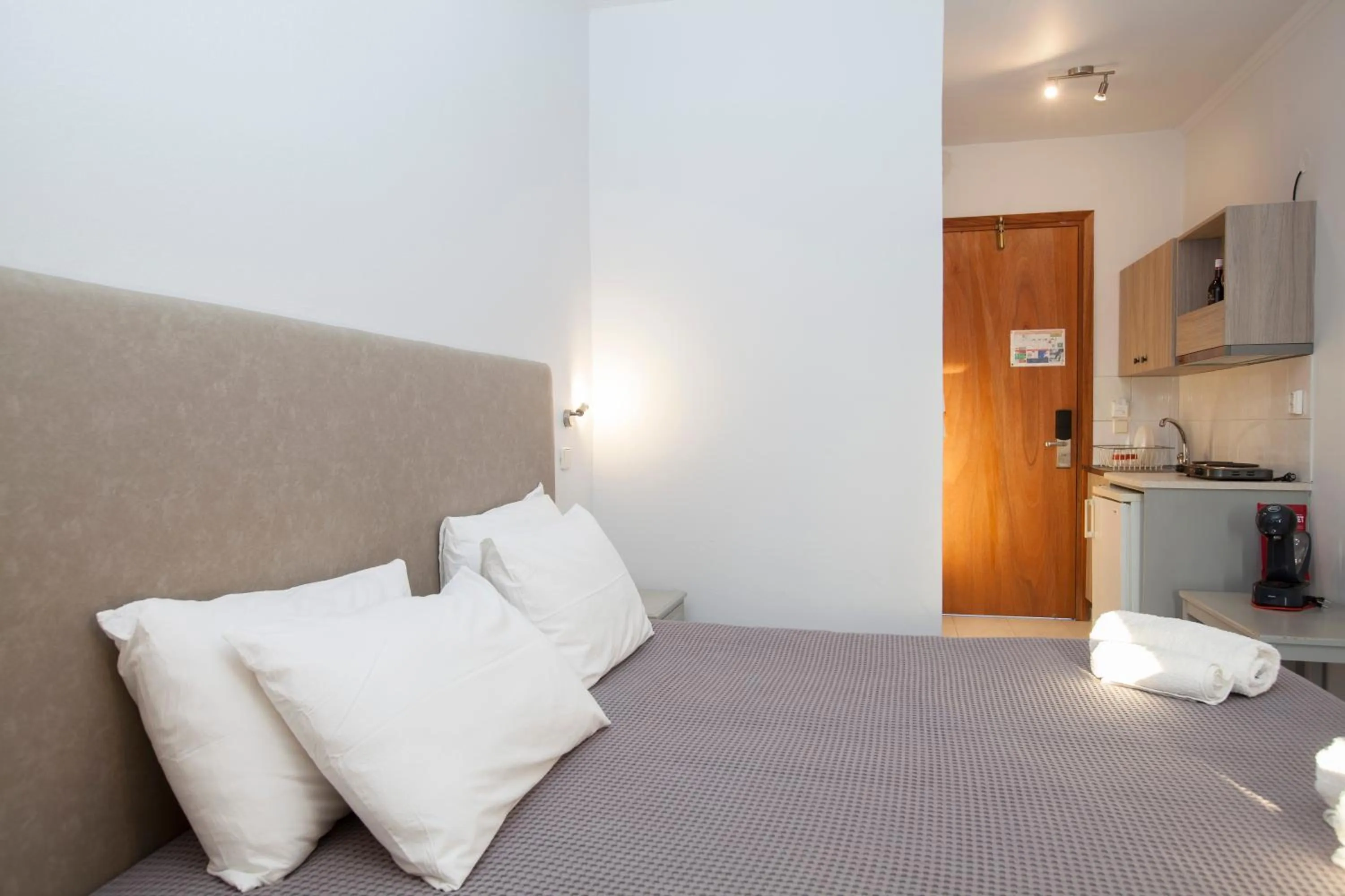 Coffee/tea facilities, Bed in John Mary