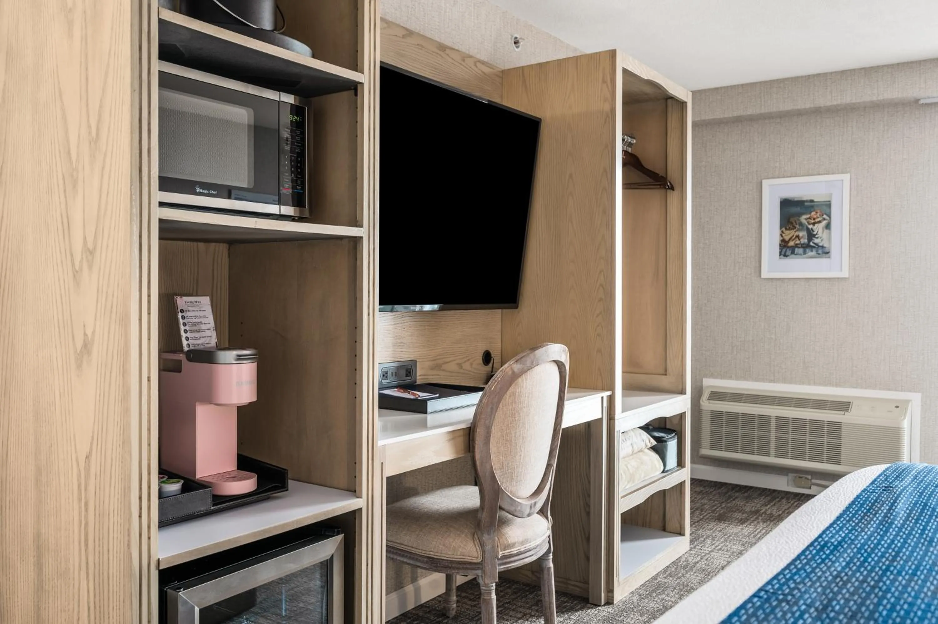 TV and multimedia in Alexandra Inn