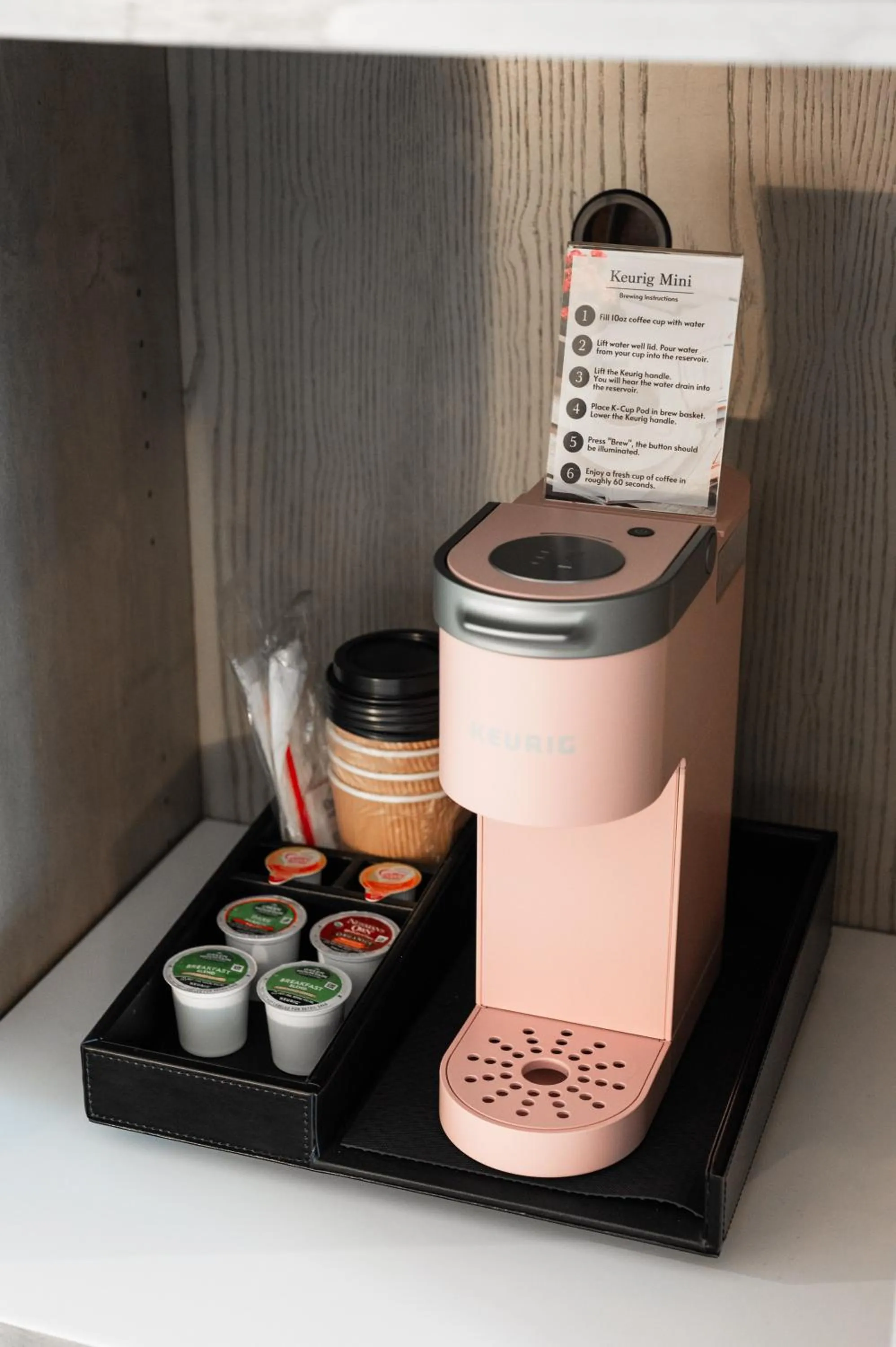 Coffee/tea facilities in Alexandra Inn