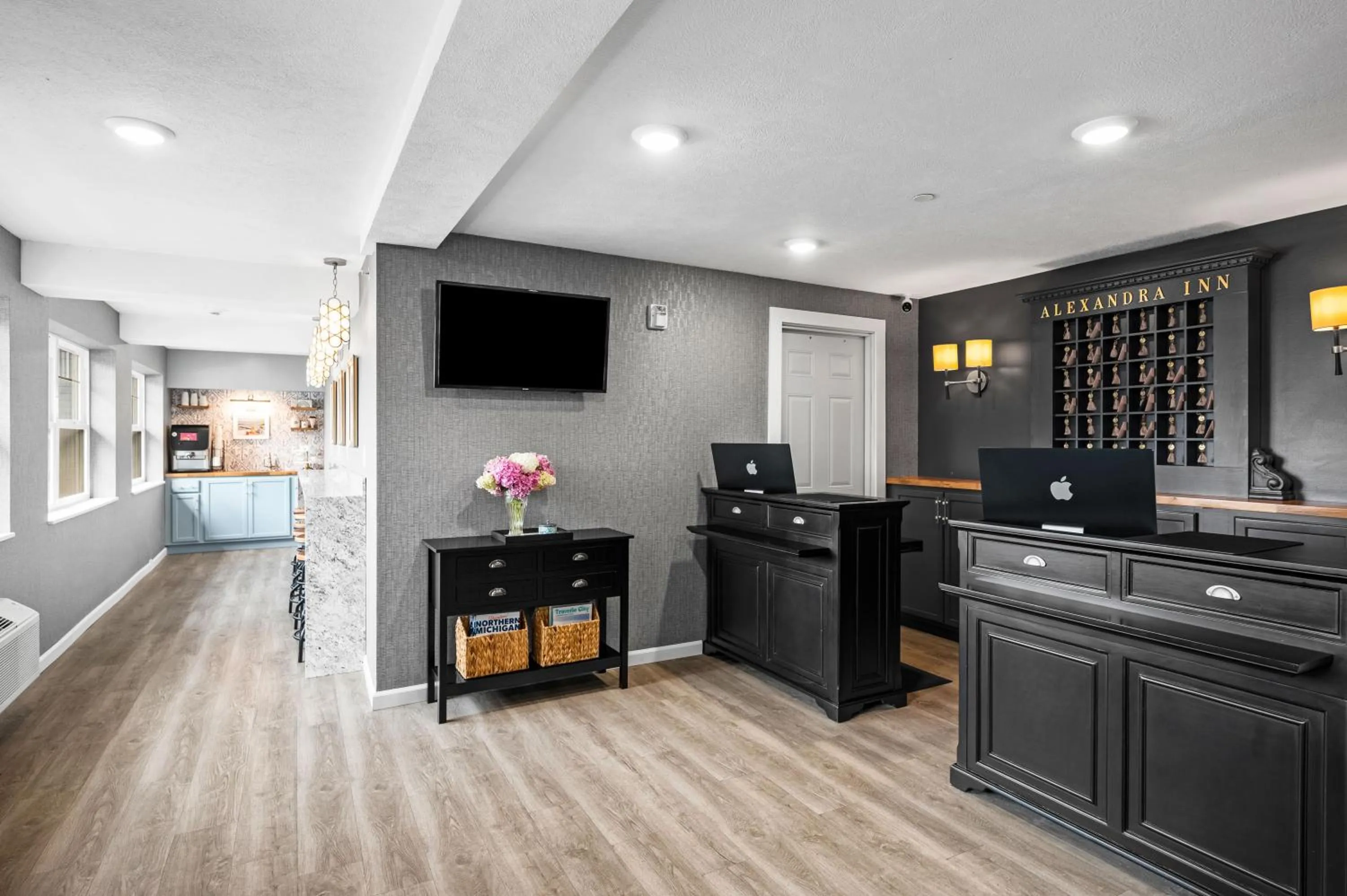 Lobby or reception in Alexandra Inn