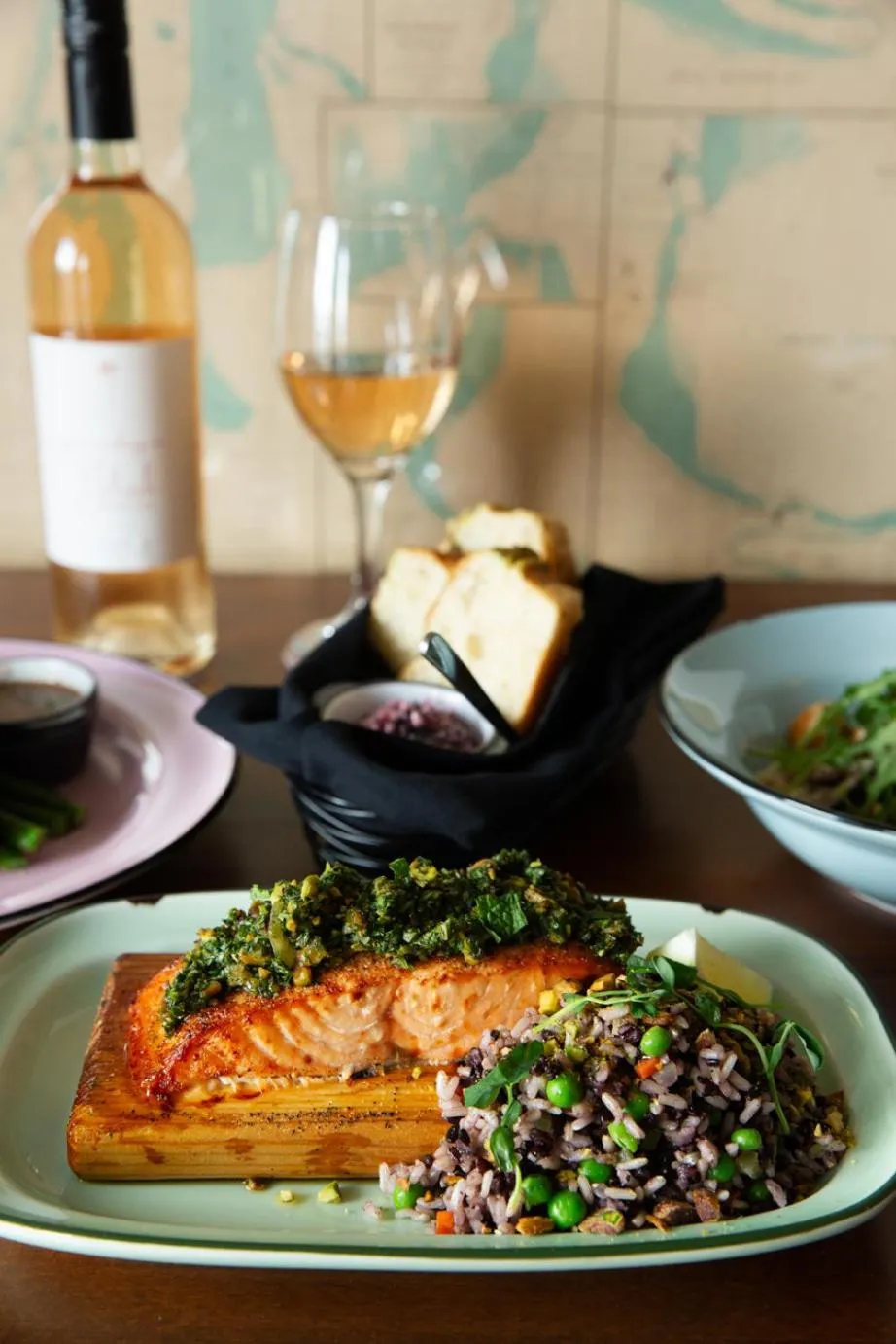 Restaurant/places to eat in Alexandra Inn